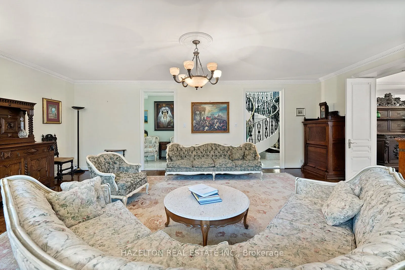 18A Hazelton Avenue, #402