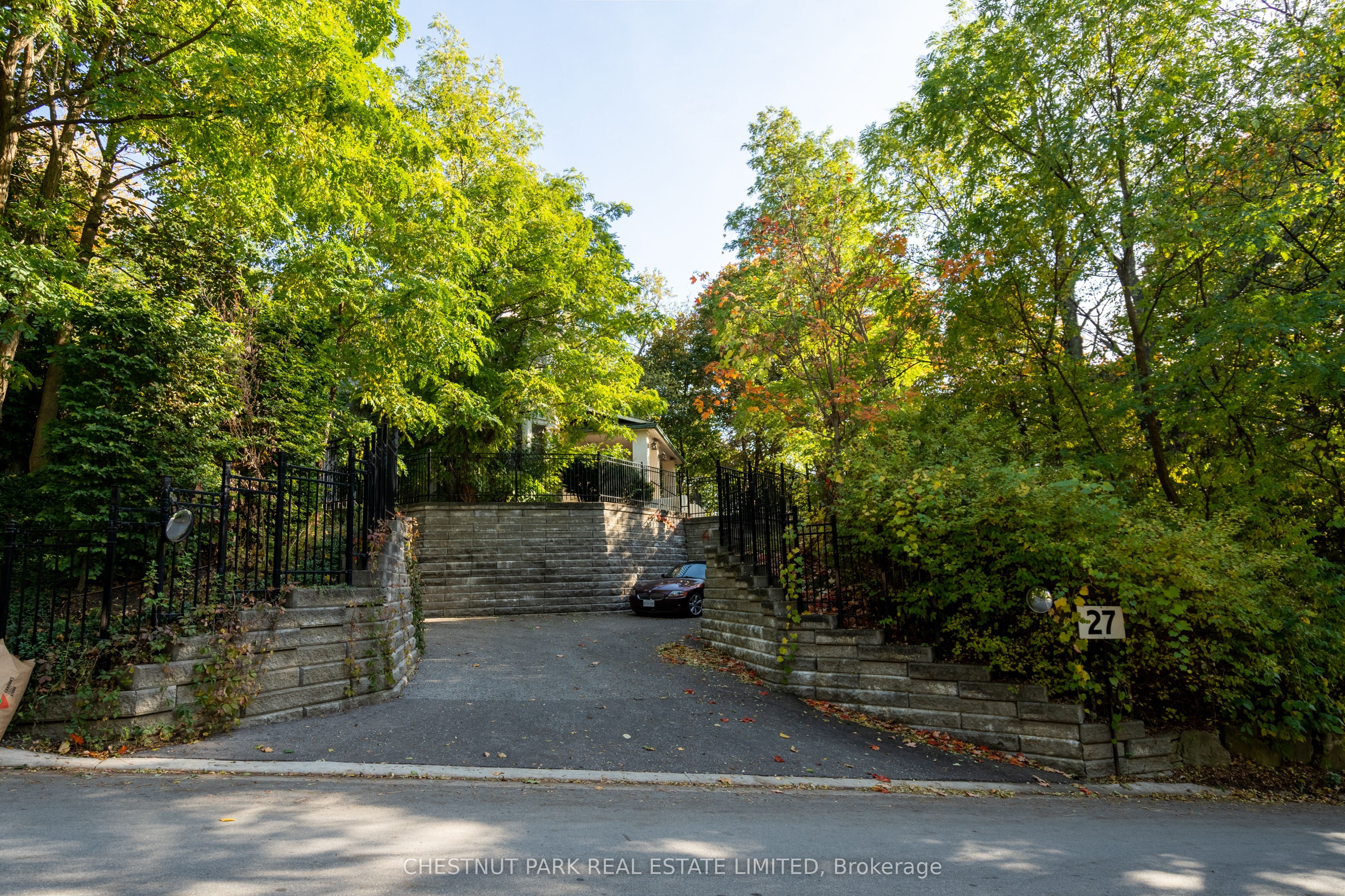 27 Old Yonge Street