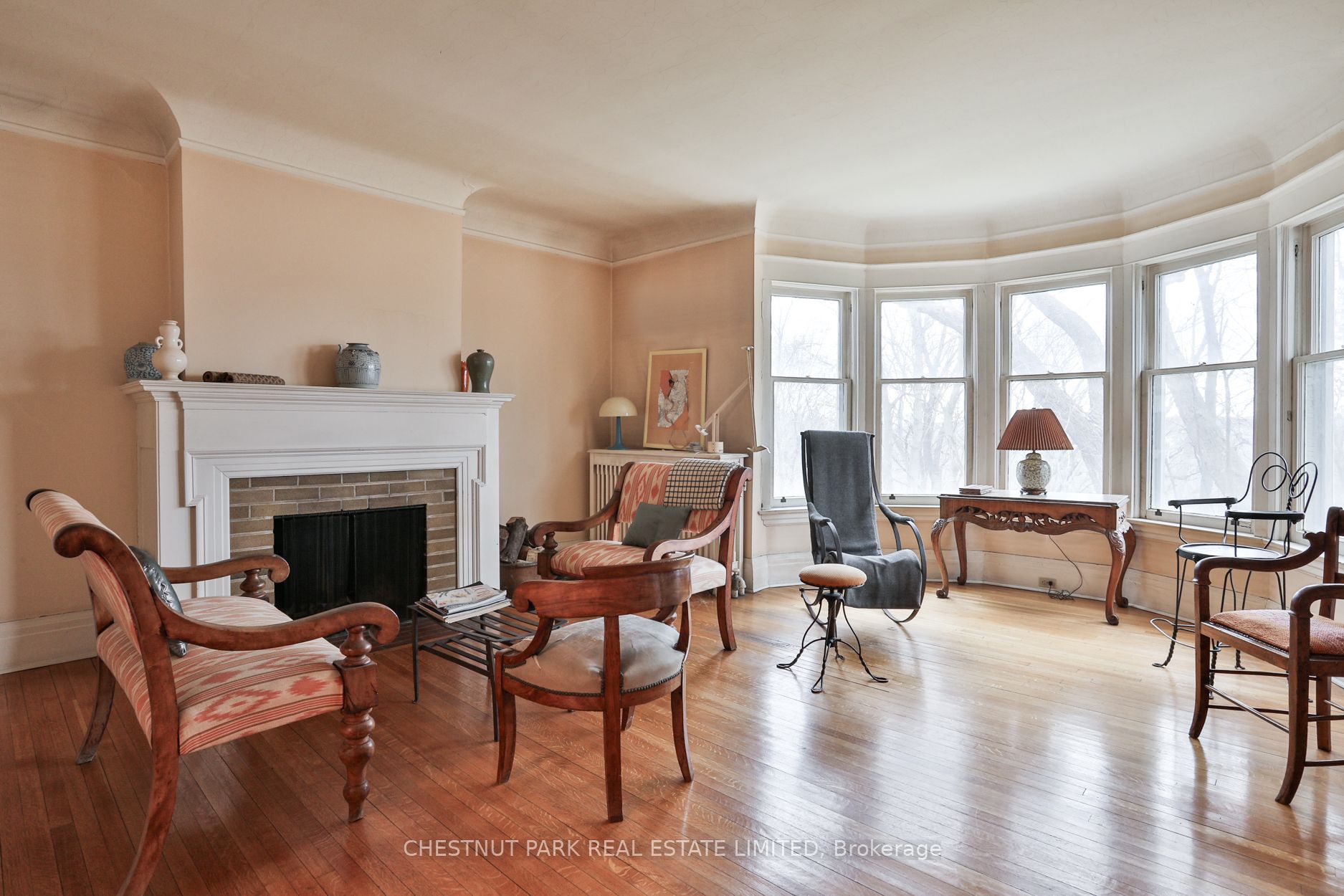 27 Old Yonge Street