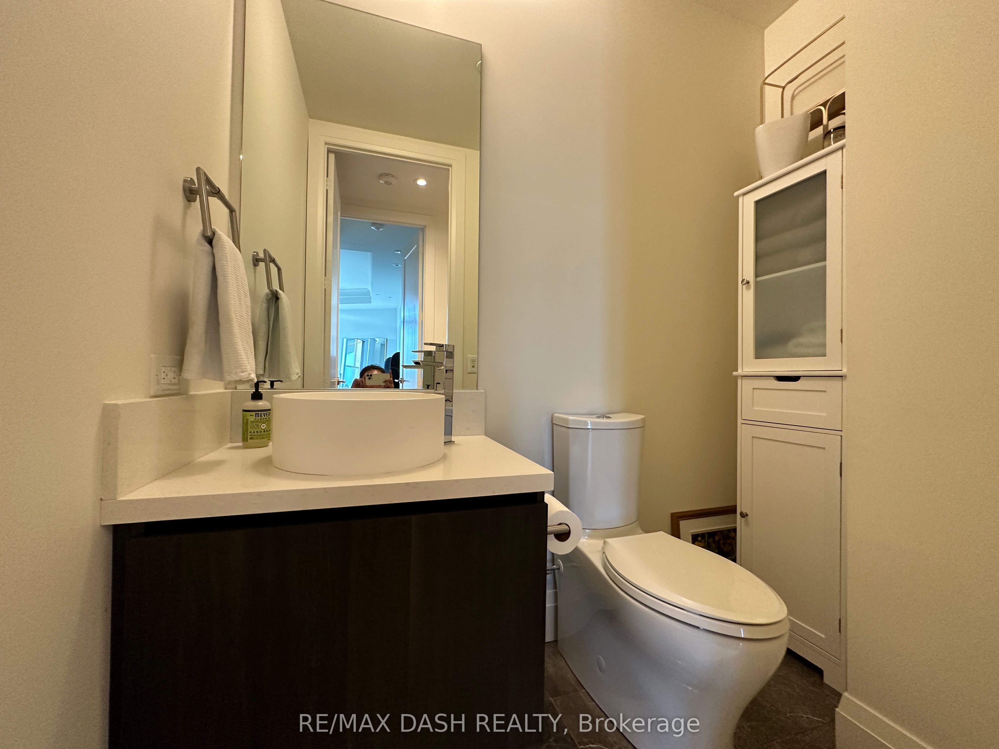 151 Avenue Road, #1002