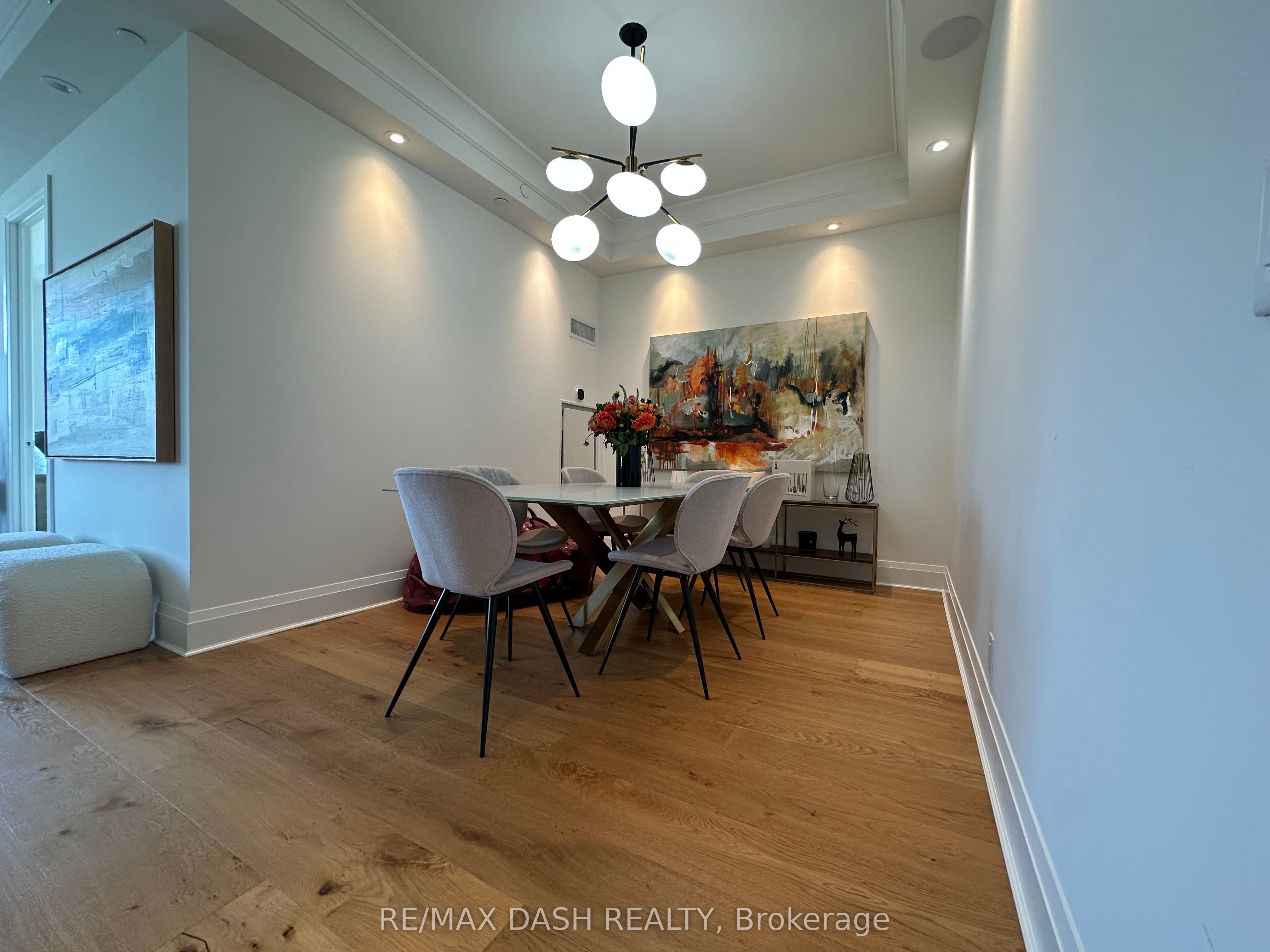 151 Avenue Road, #1002