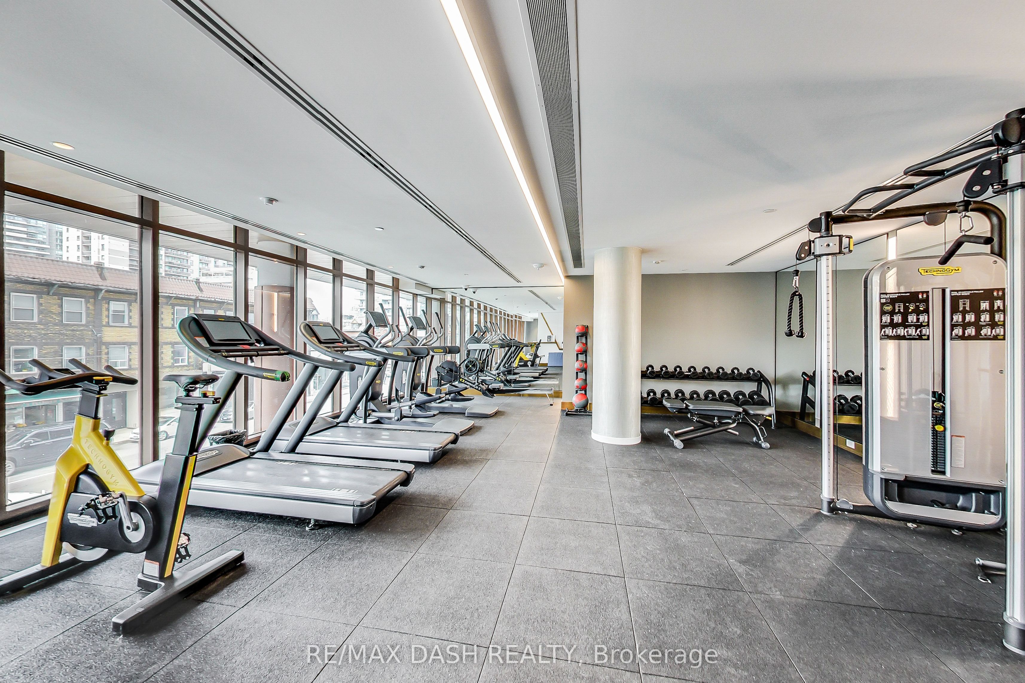 151 Avenue Road, #1002
