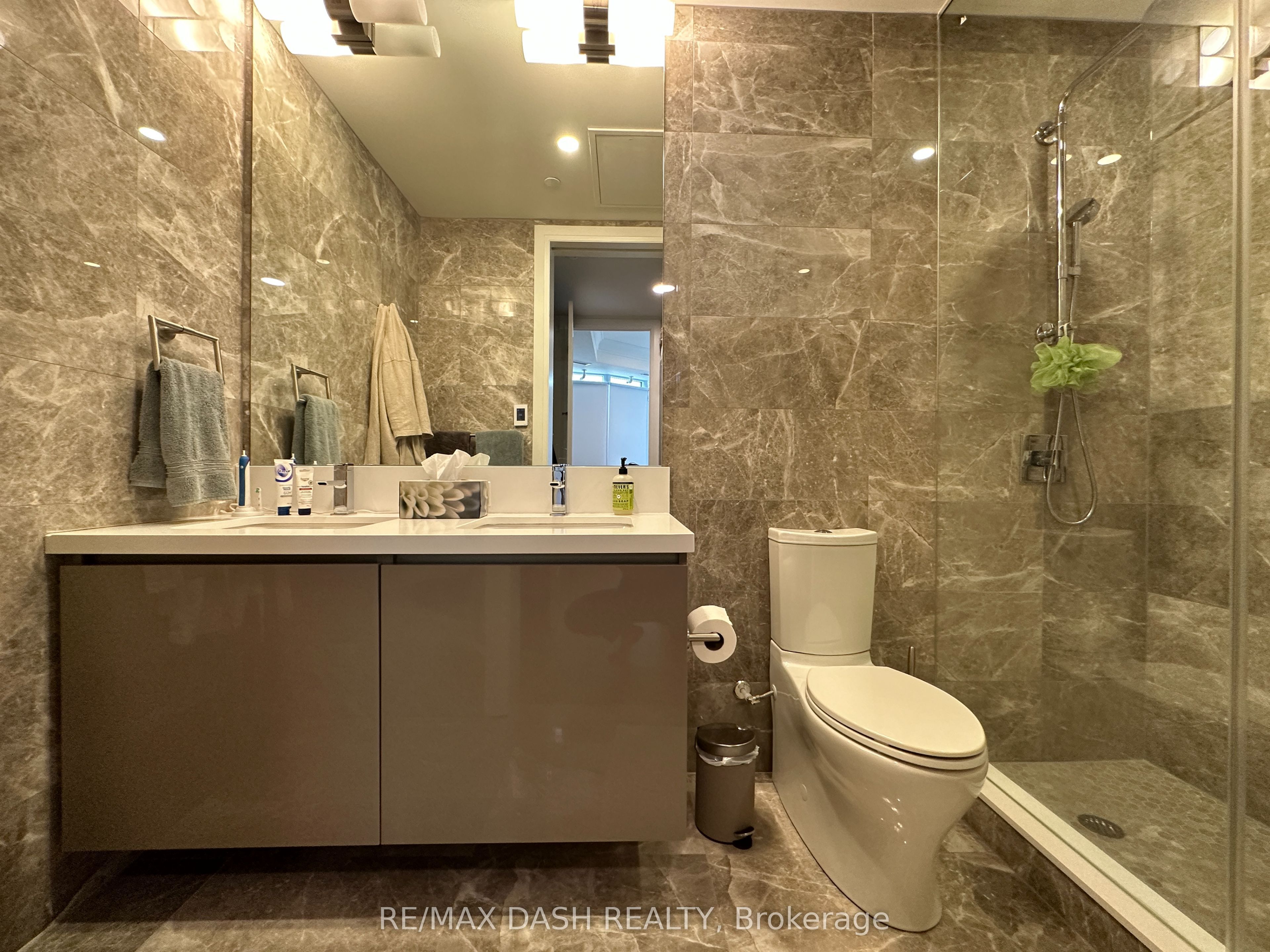 151 Avenue Road, #1002