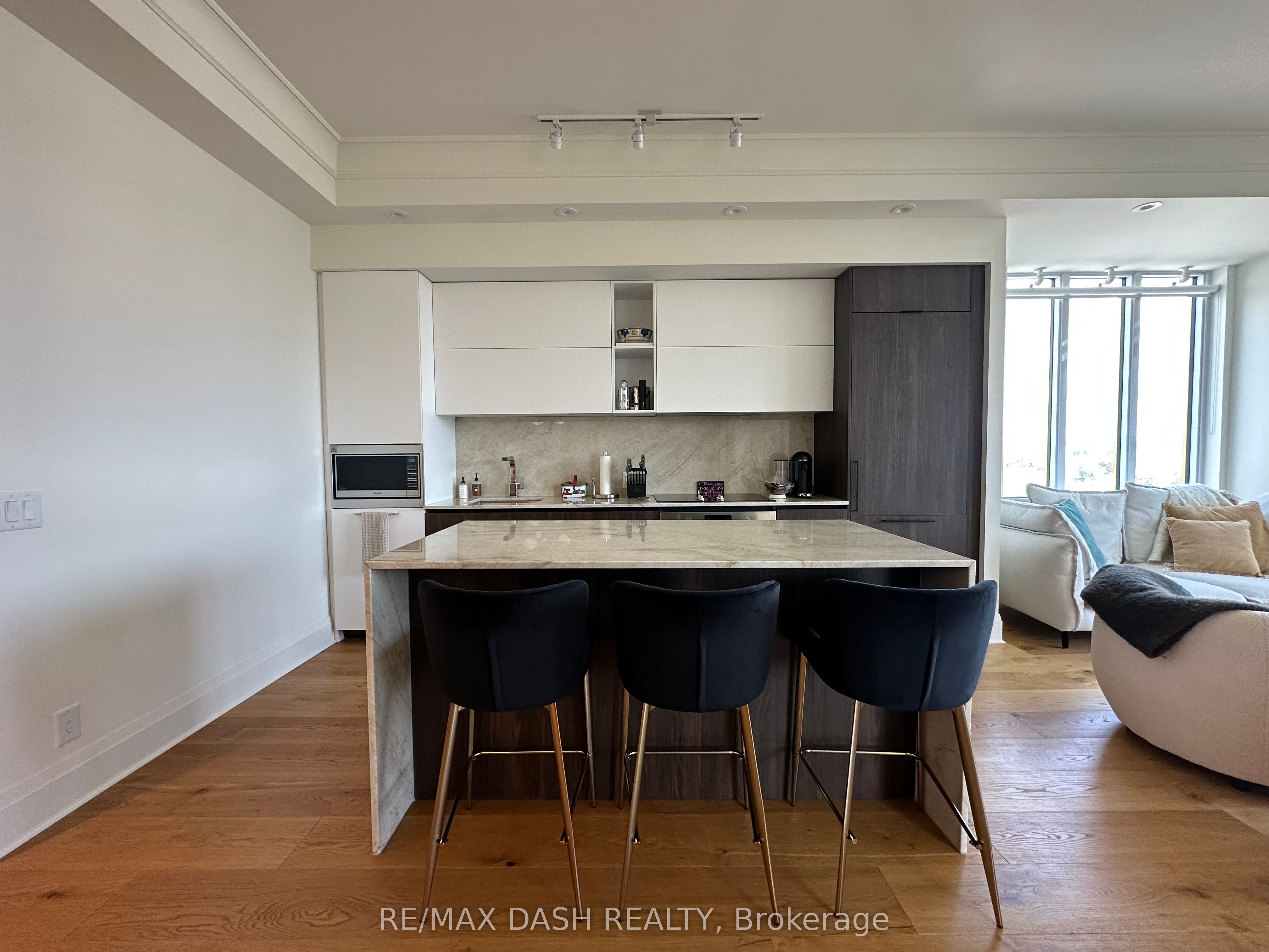151 Avenue Road, #1002