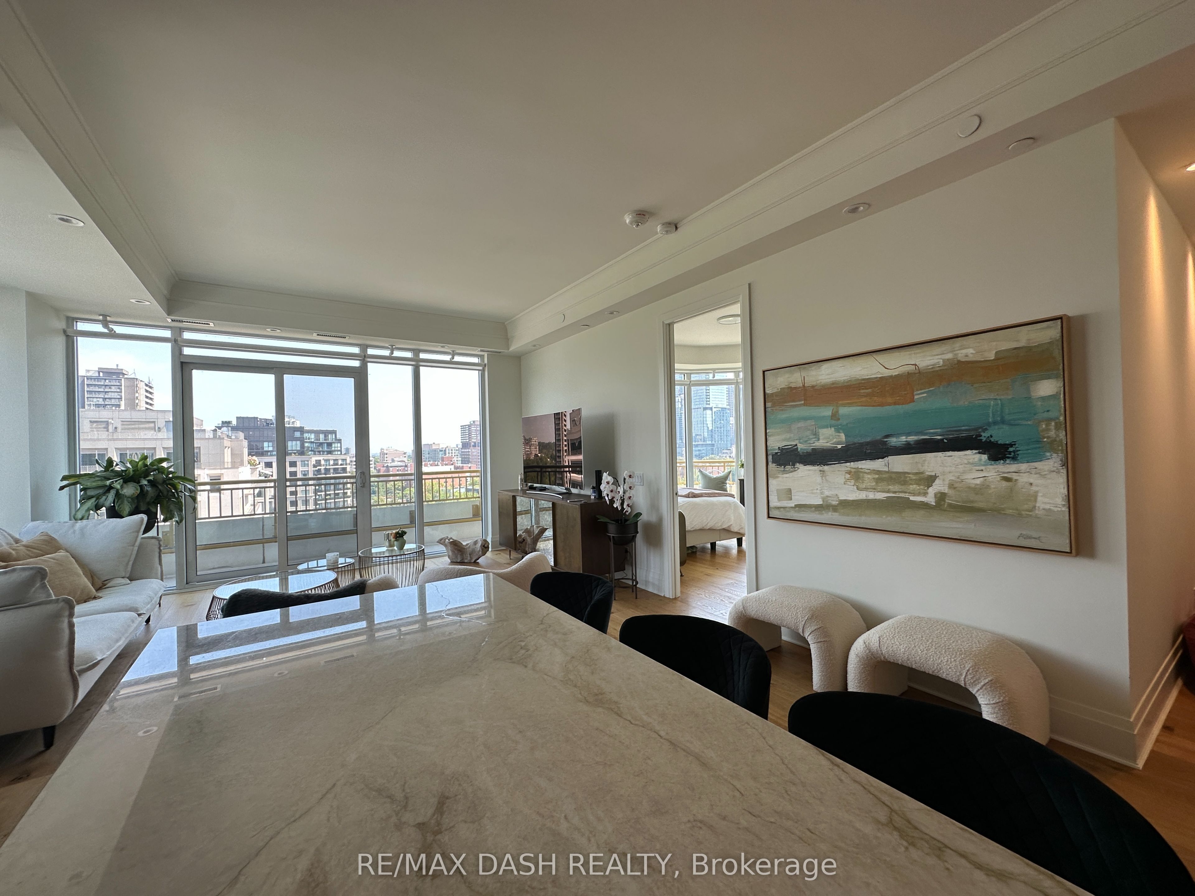 151 Avenue Road, #1002