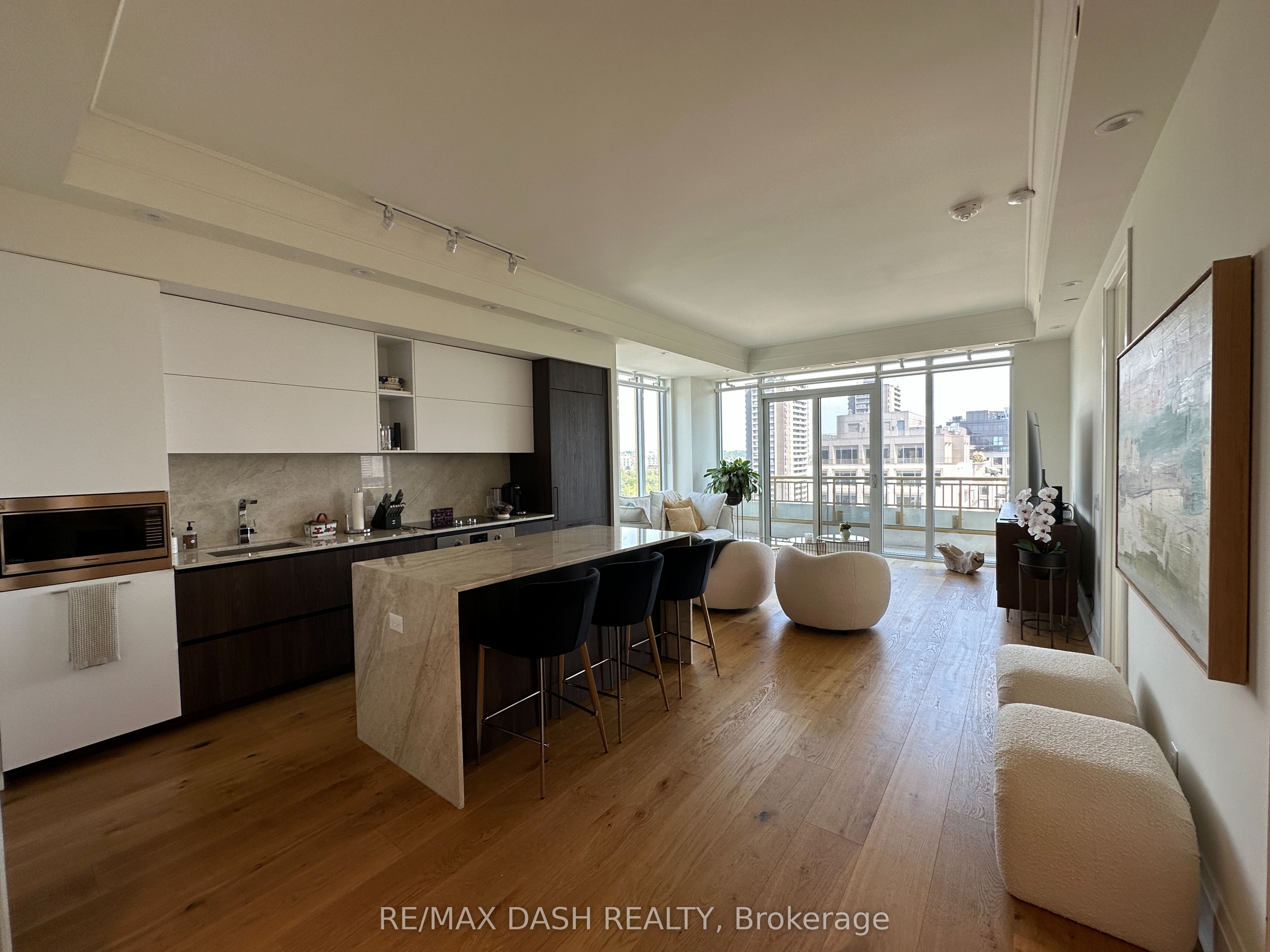 151 Avenue Road, #1002