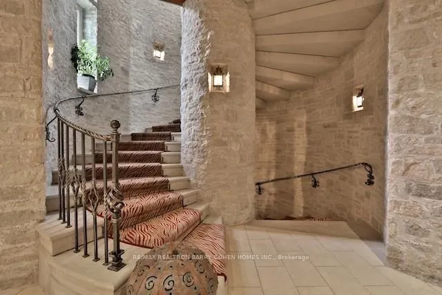85 The Bridle Path