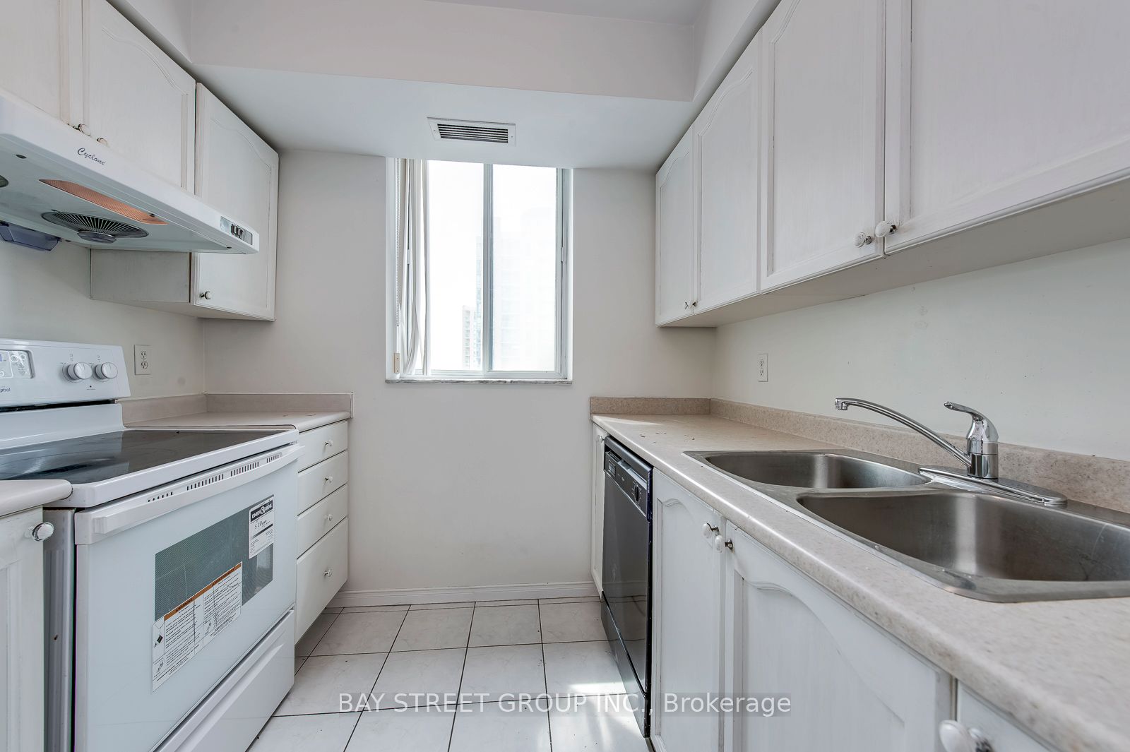1 Pemberton Avenue, #1008