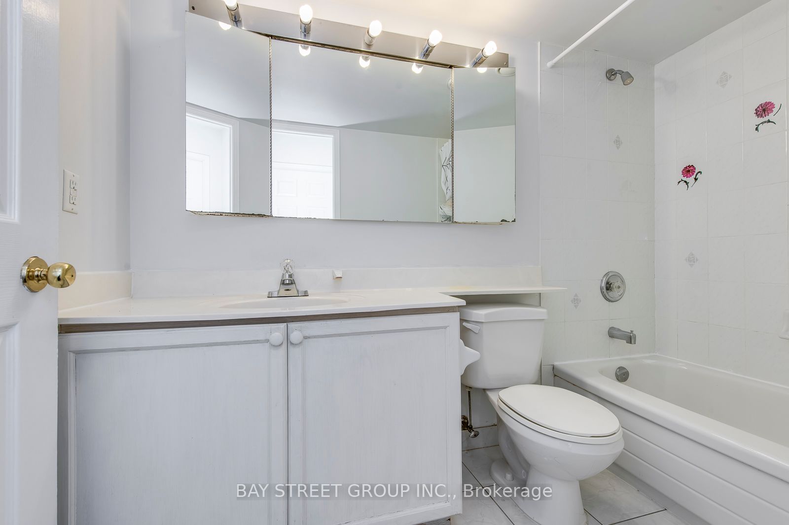 1 Pemberton Avenue, #1008