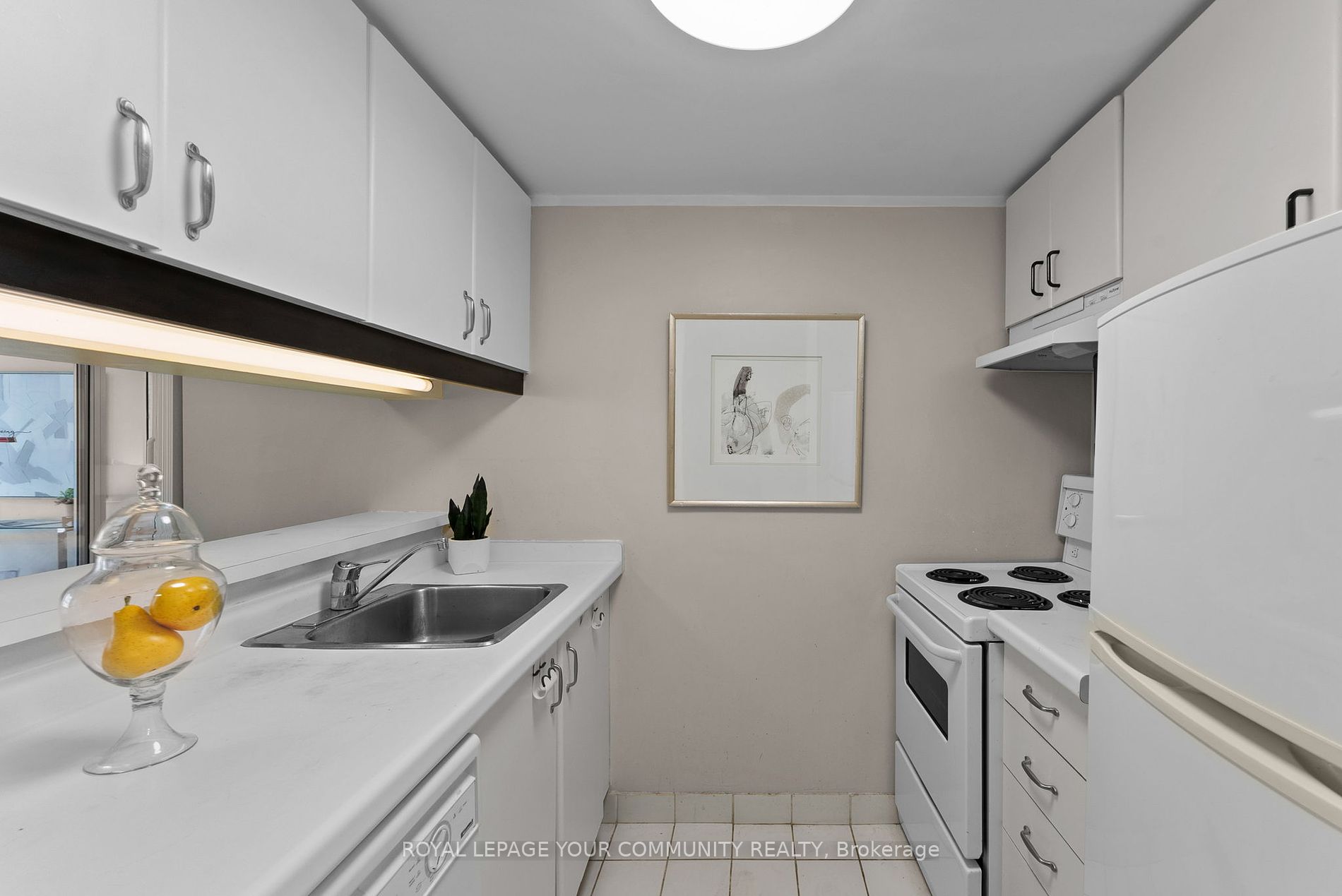 711 Bay Street, #1221