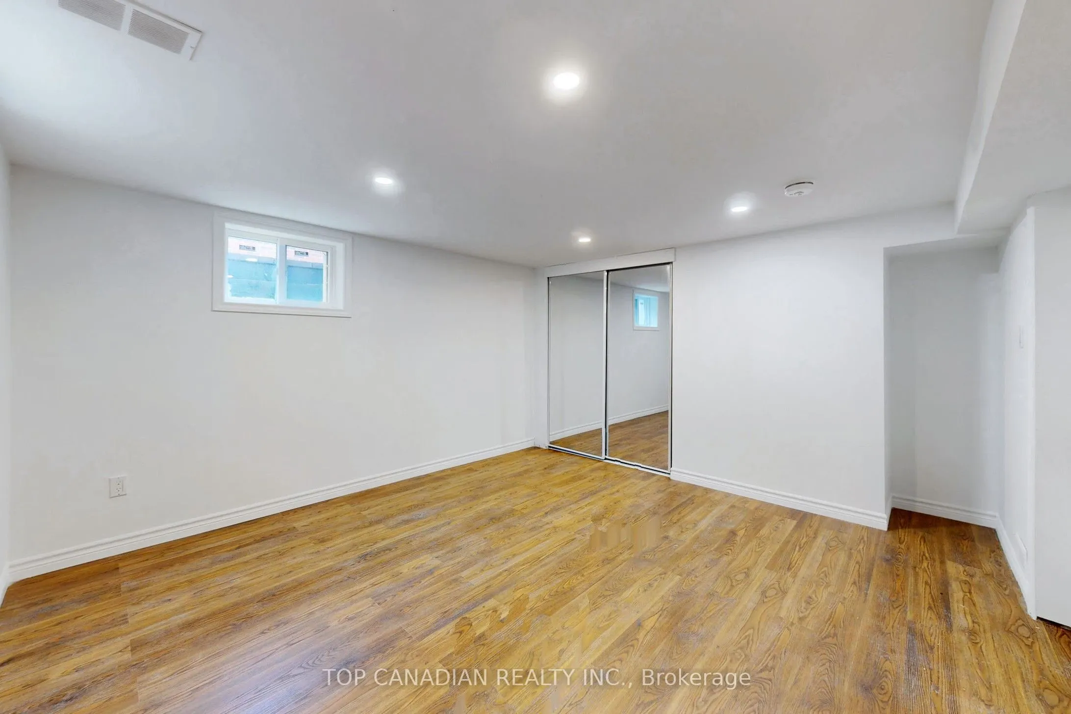 11 Kenton Drive