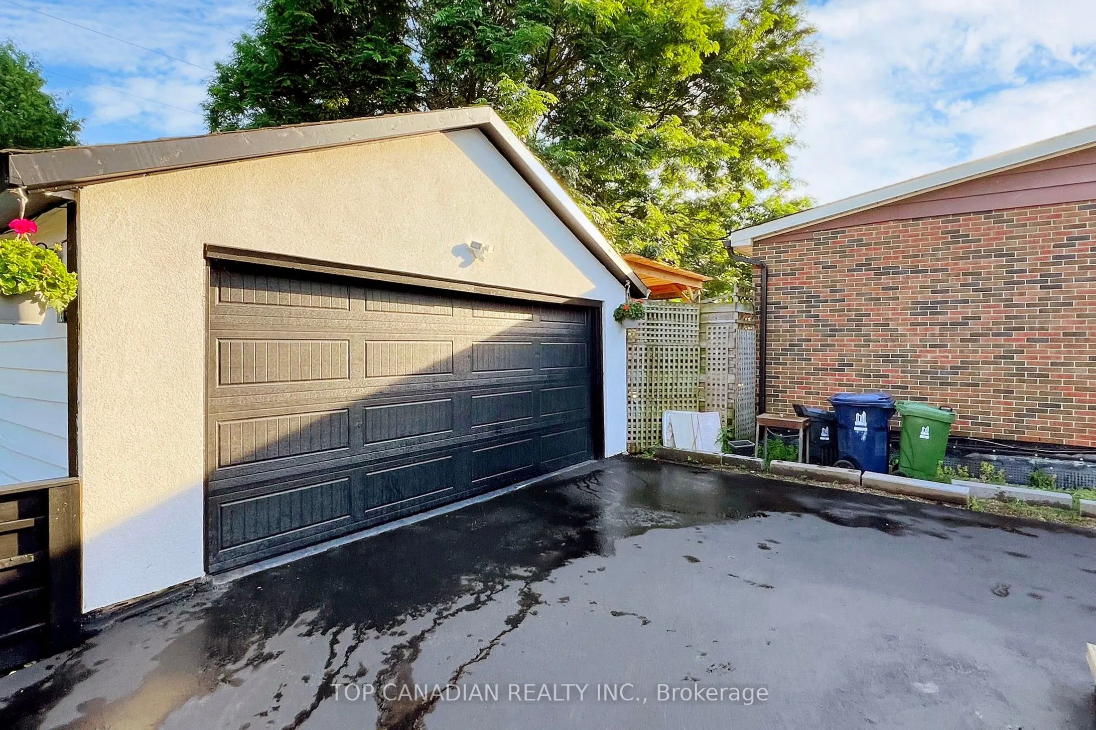 11 Kenton Drive