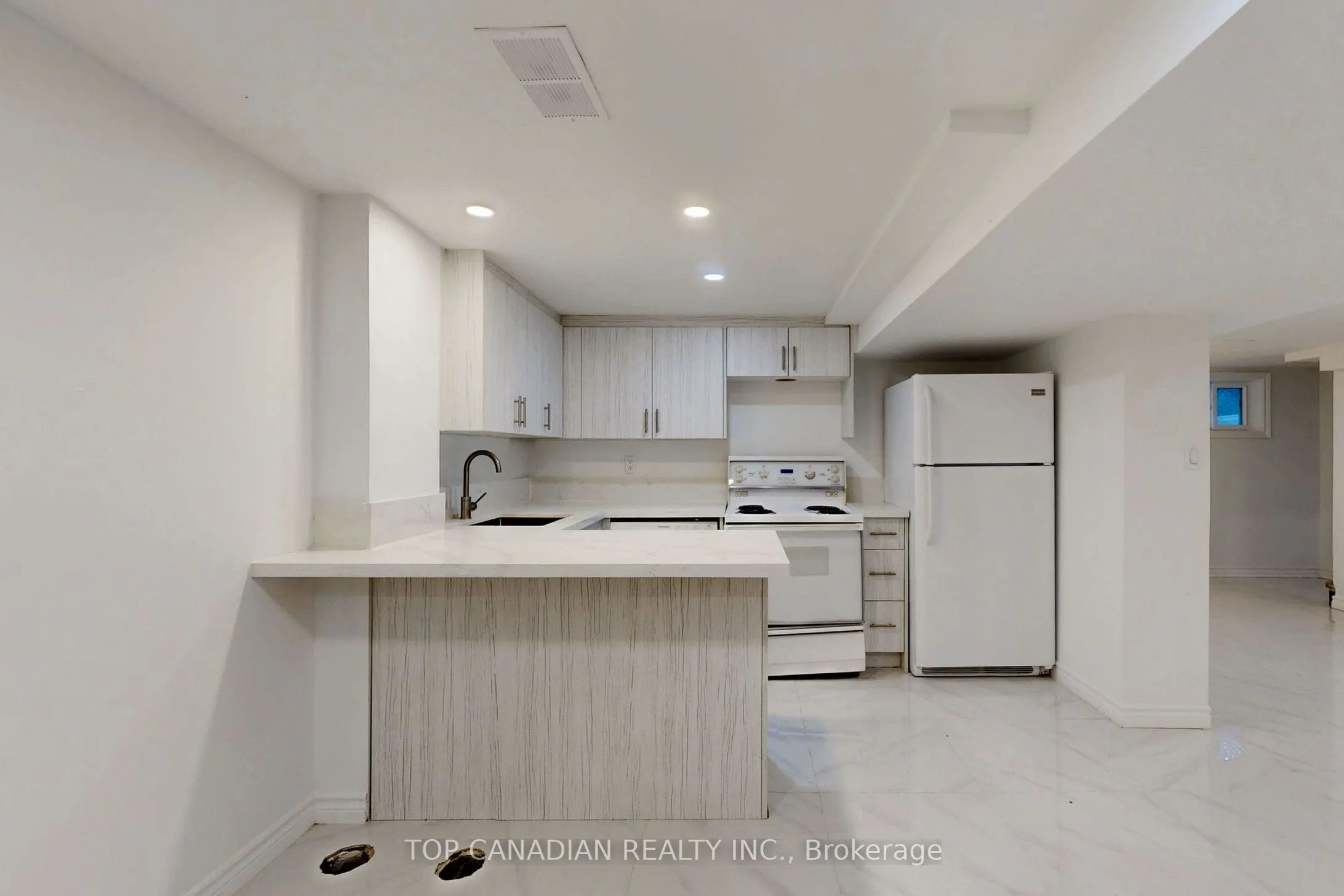 11 Kenton Drive