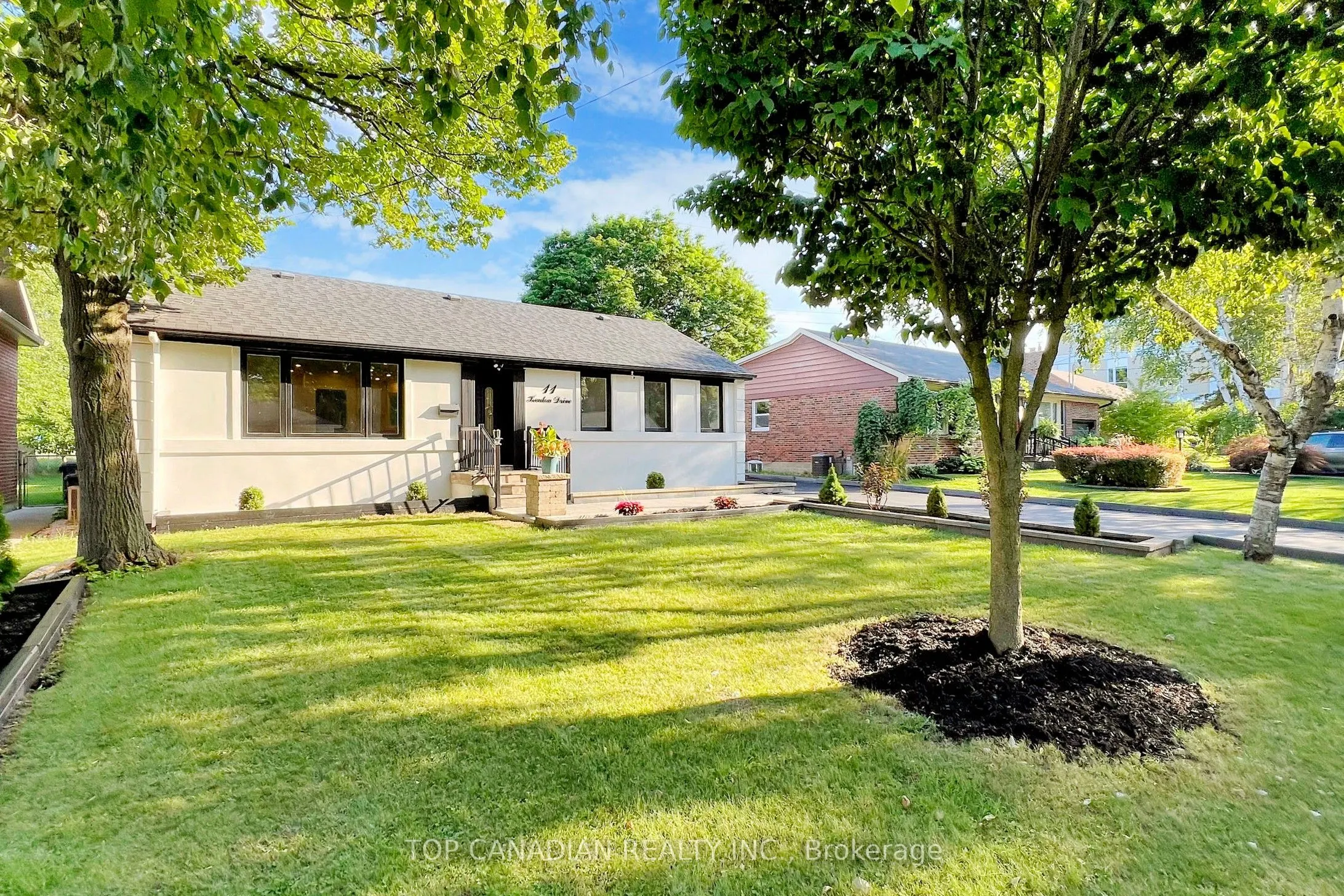 11 Kenton Drive