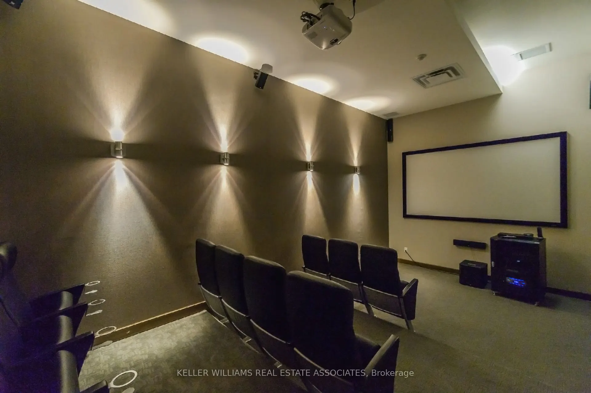 90 Stadium Road, #1002