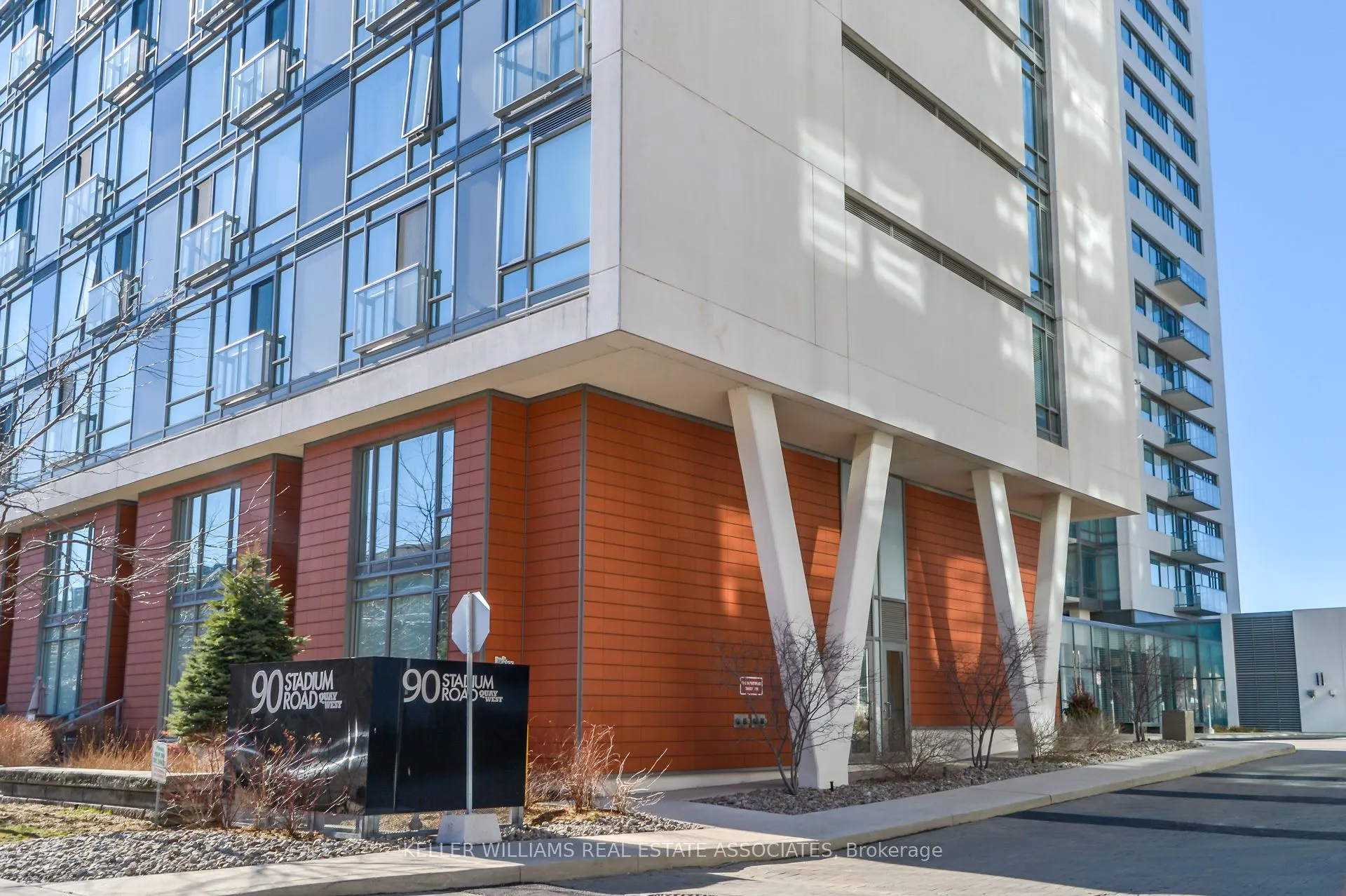 90 Stadium Road, #1002