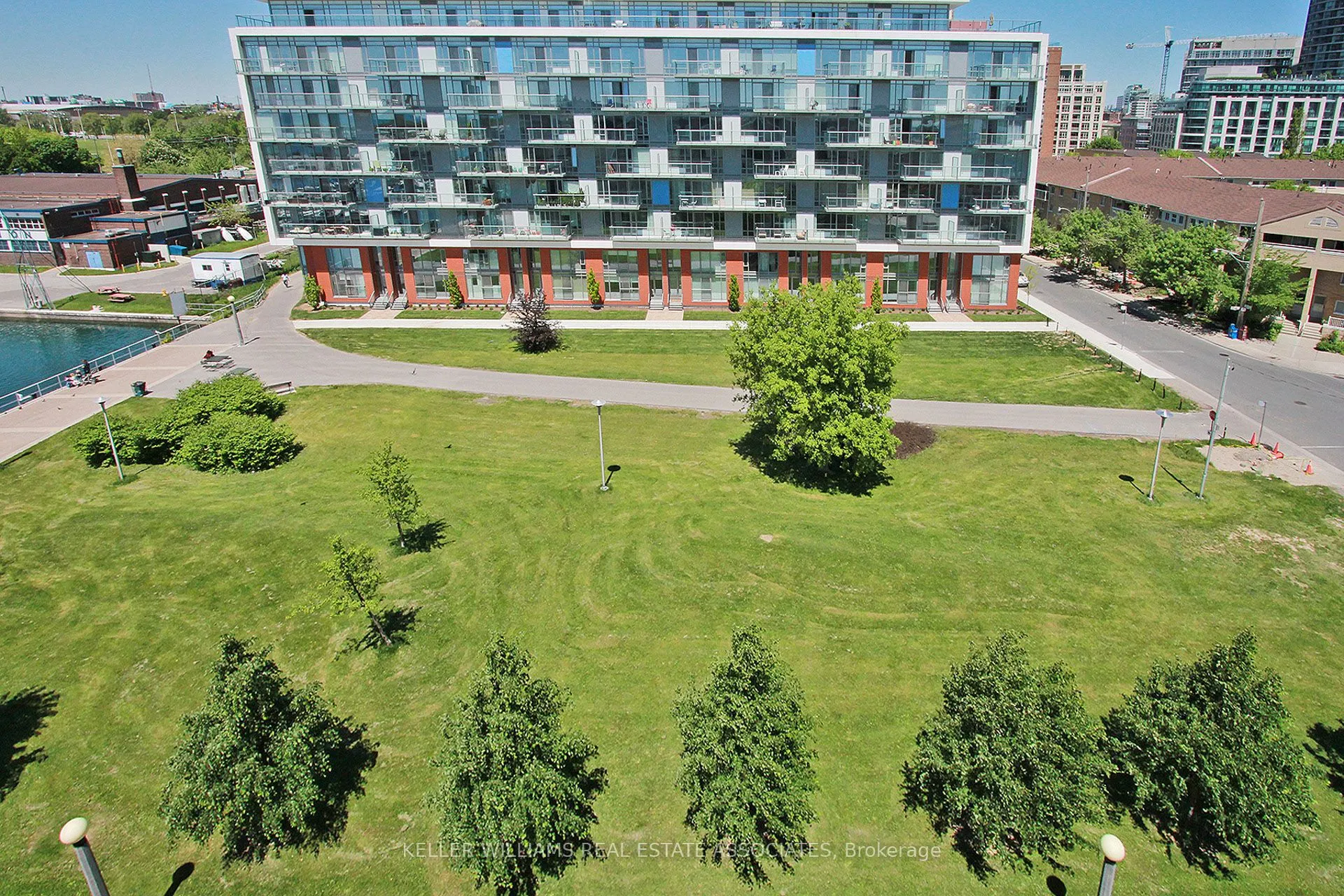 90 Stadium Road, #1002