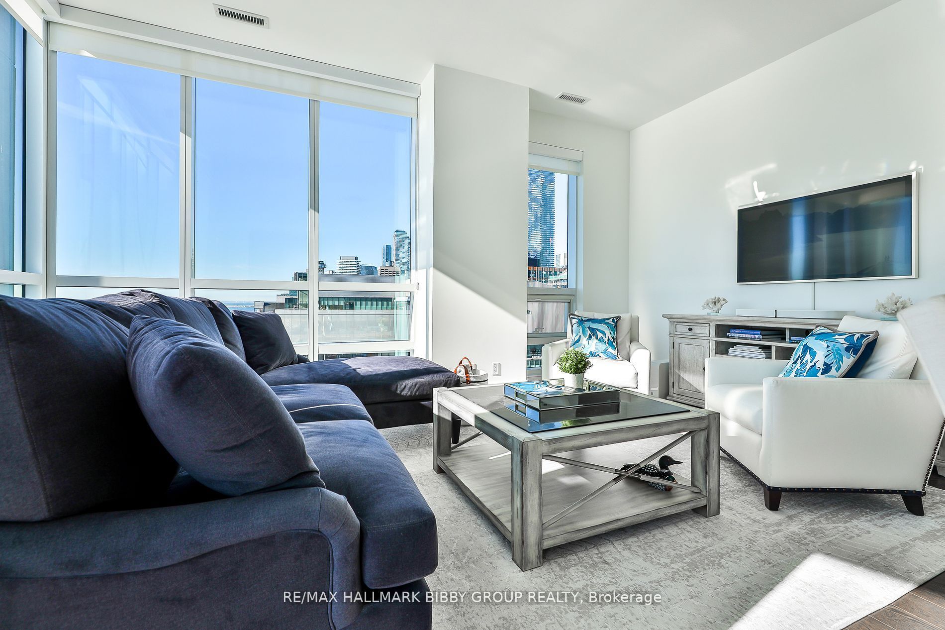 55 Merchants Wharf, #923