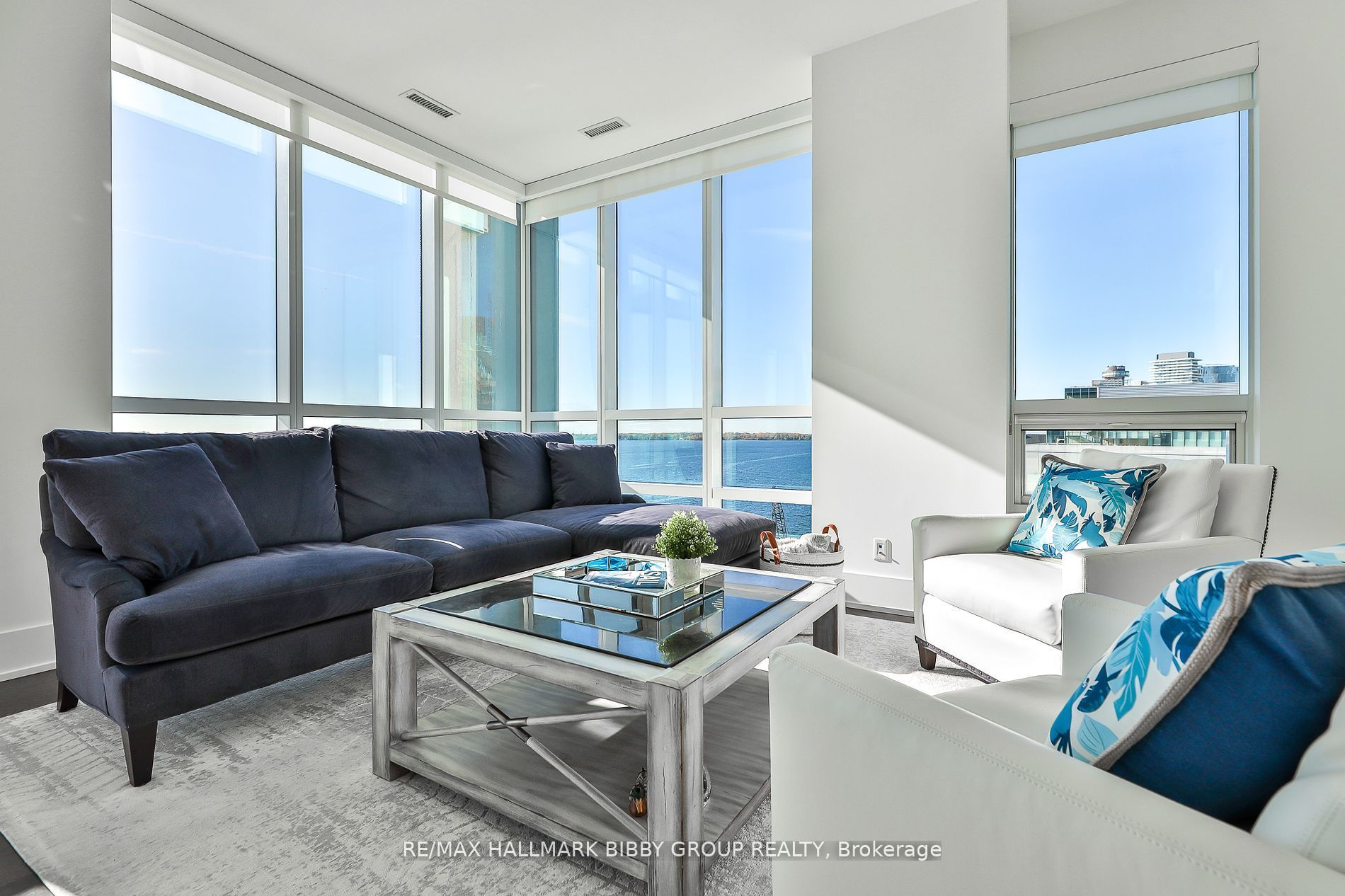 55 Merchants Wharf, #923