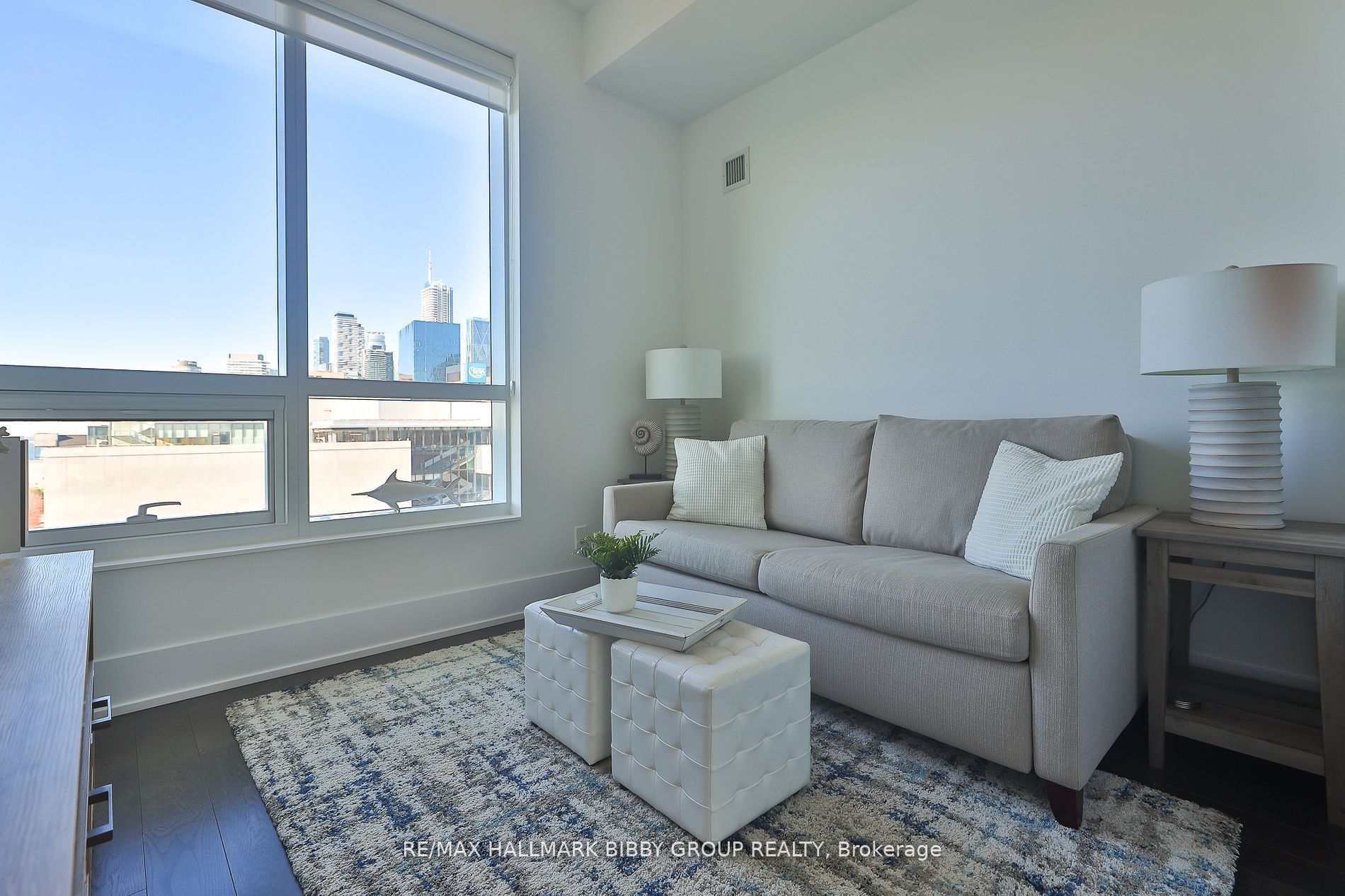 55 Merchants Wharf, #923