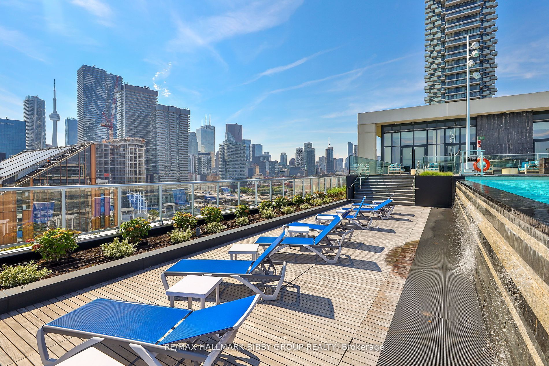 55 Merchants Wharf, #923