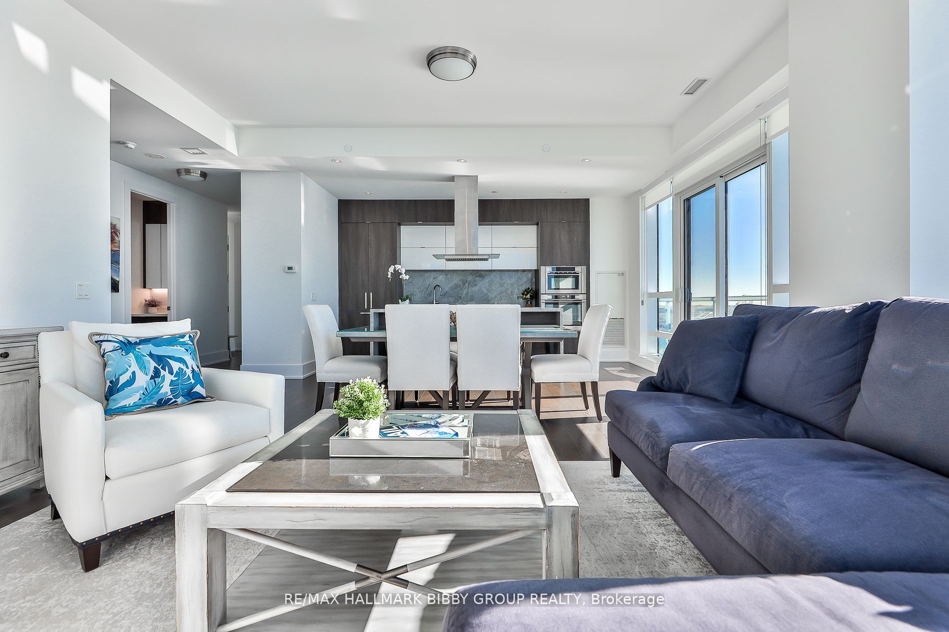 55 Merchants Wharf, #923