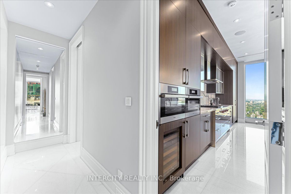 50 Yorkville Avenue #4001