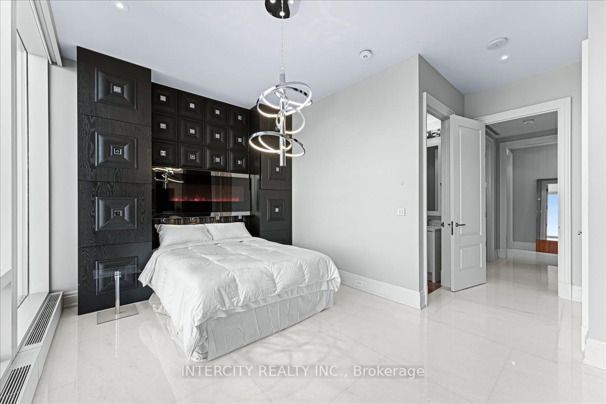 50 Yorkville Avenue #4001