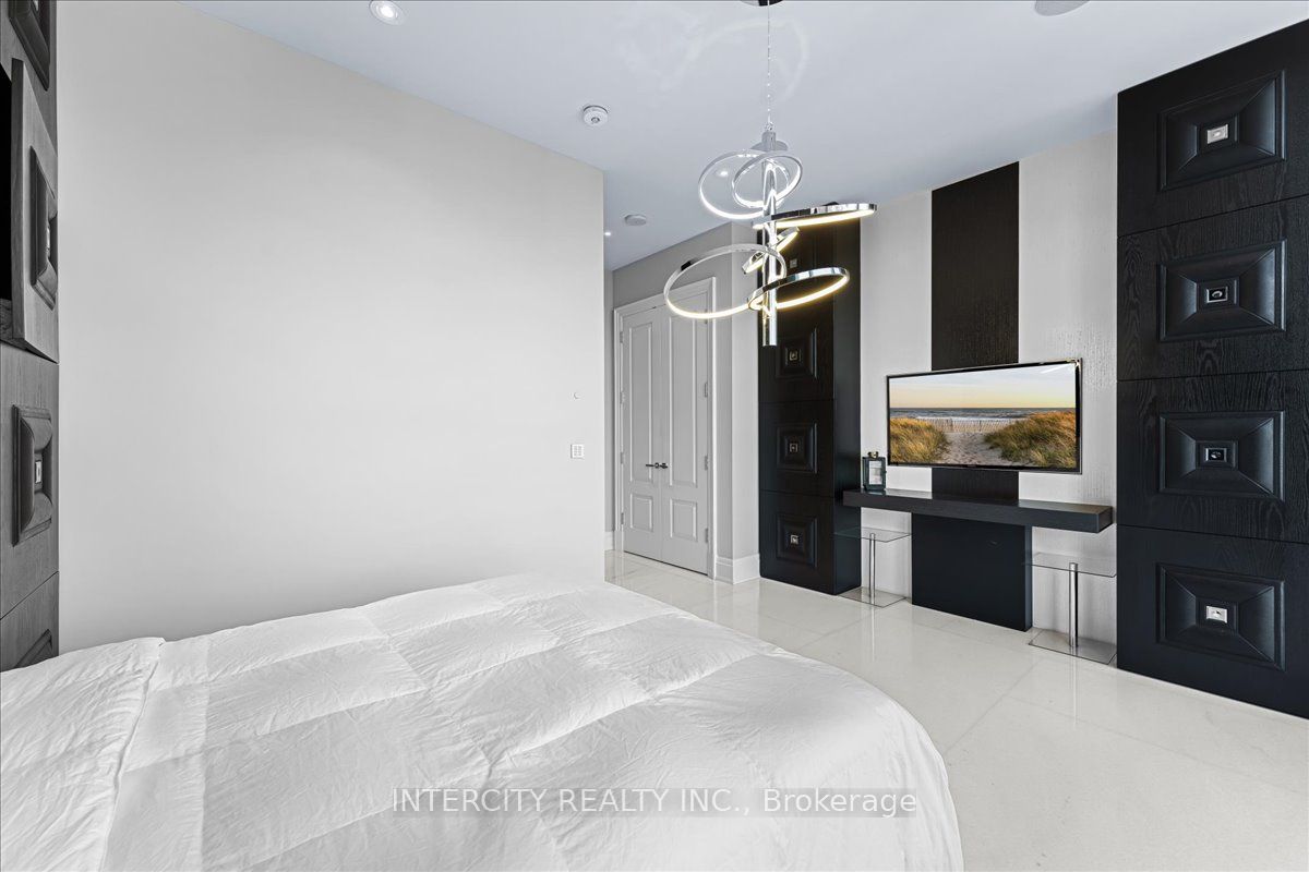 50 Yorkville Avenue #4001
