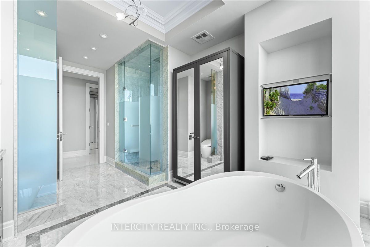 50 Yorkville Avenue #4001