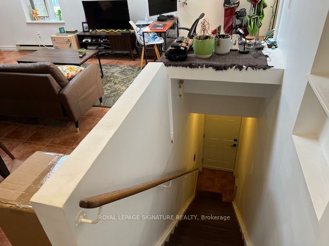208 Carlton Street, #B