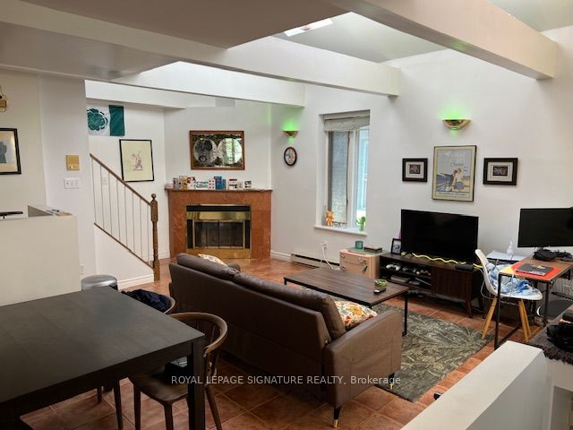 208 Carlton Street, #B