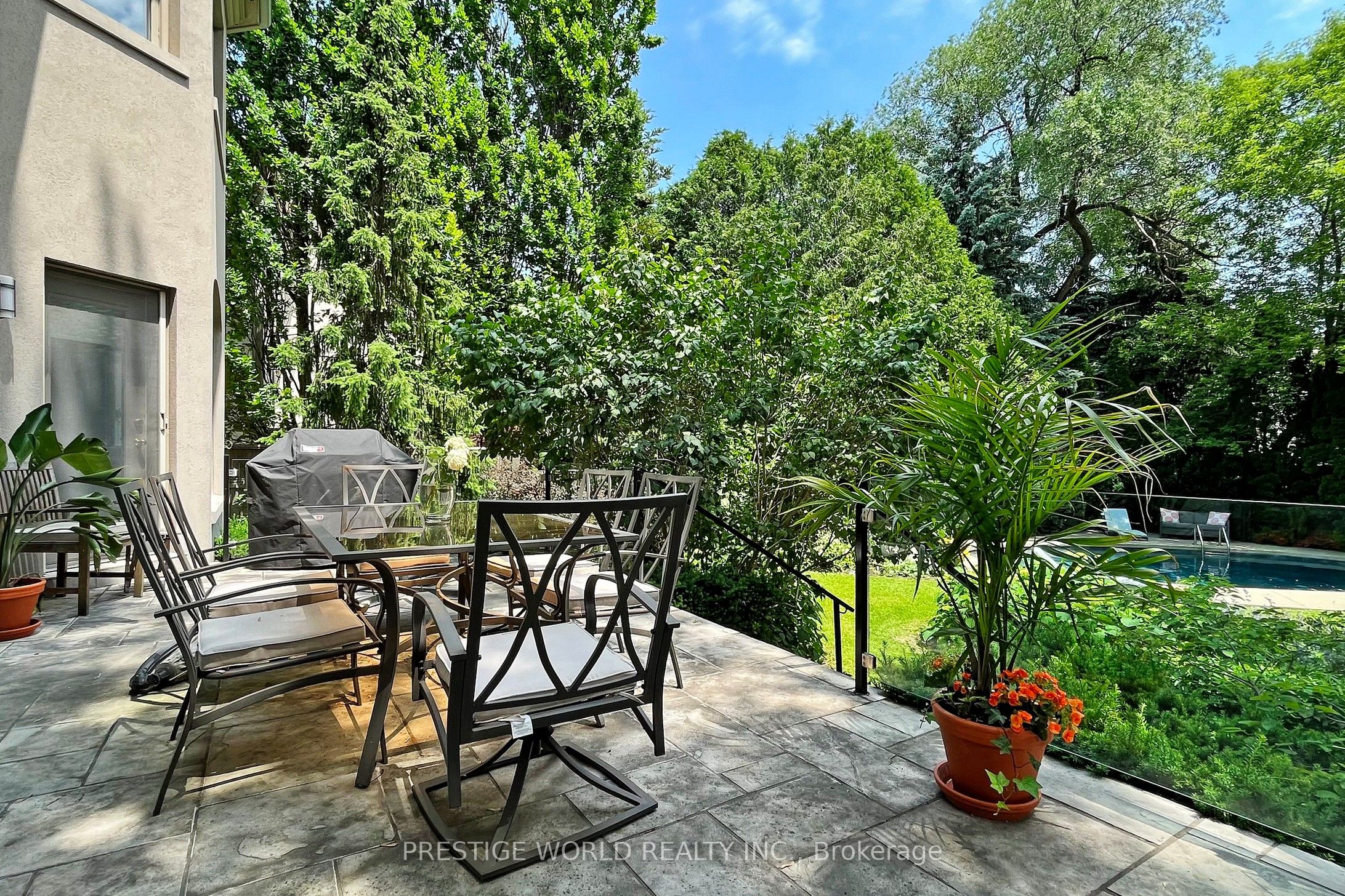 37 Rollscourt Drive
