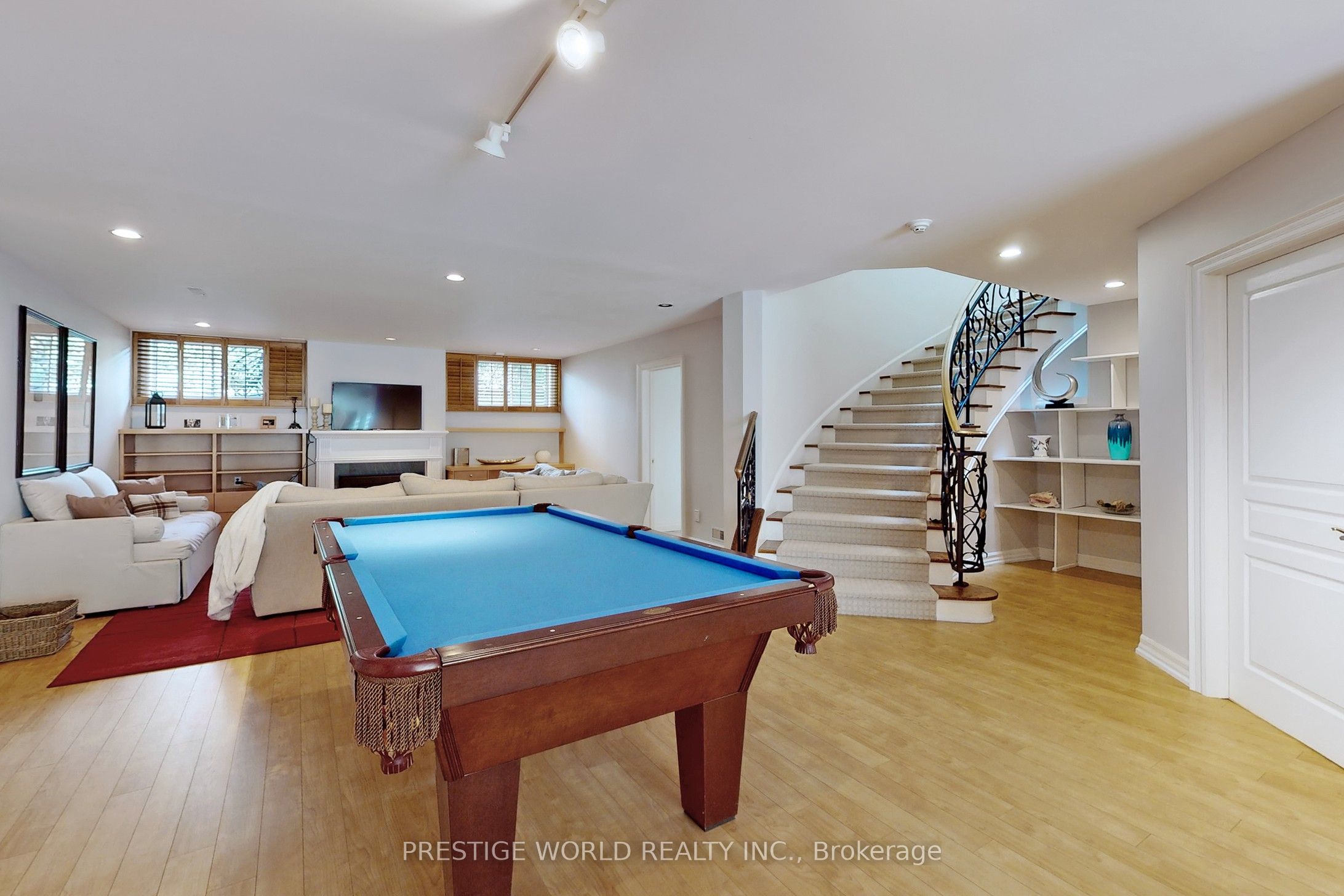 37 Rollscourt Drive