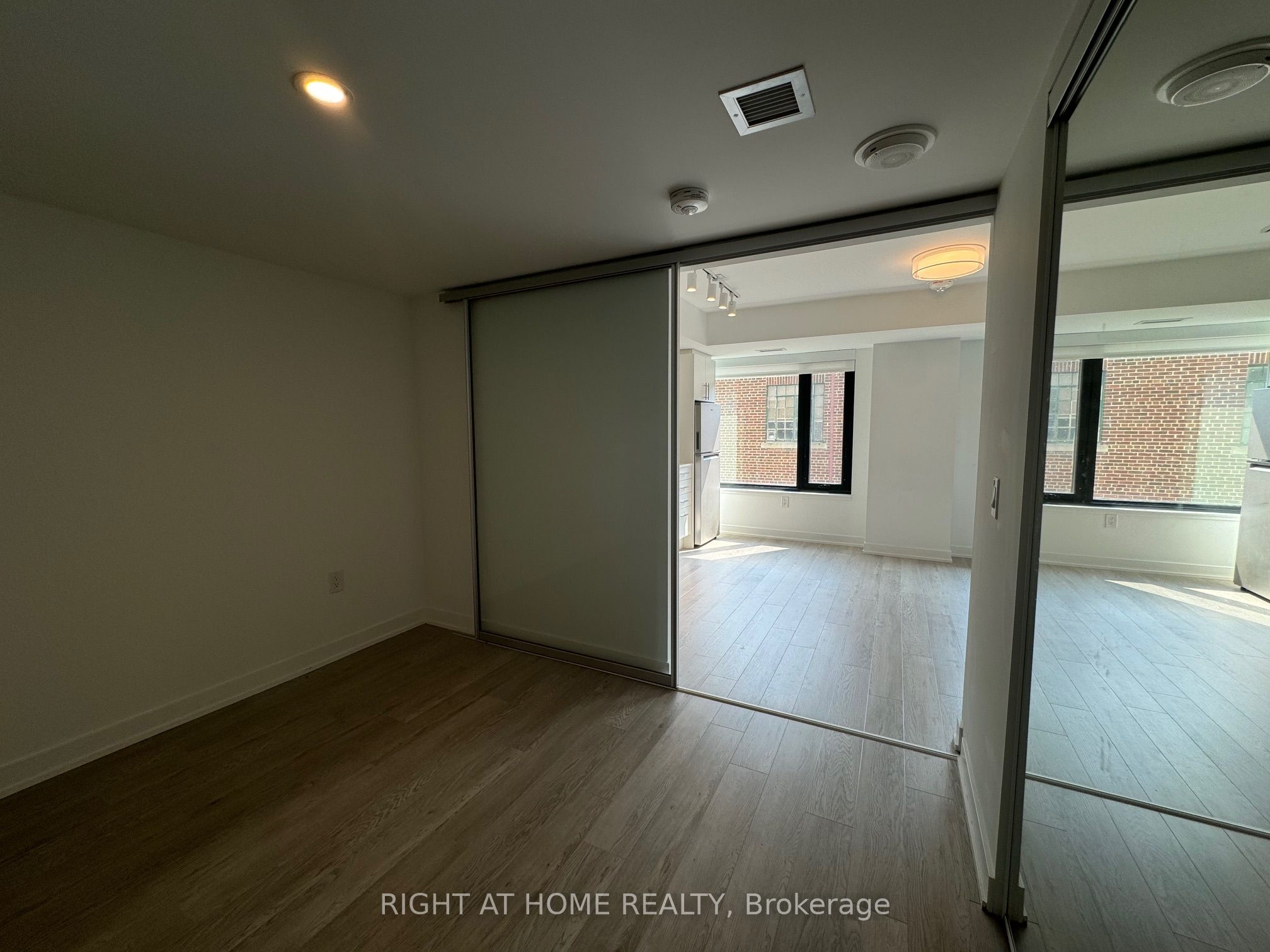 3 Strathgowan Avenue, #323
