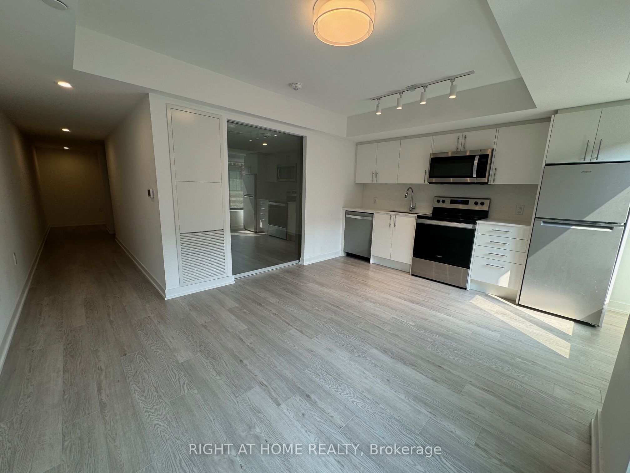 3 Strathgowan Avenue, #323