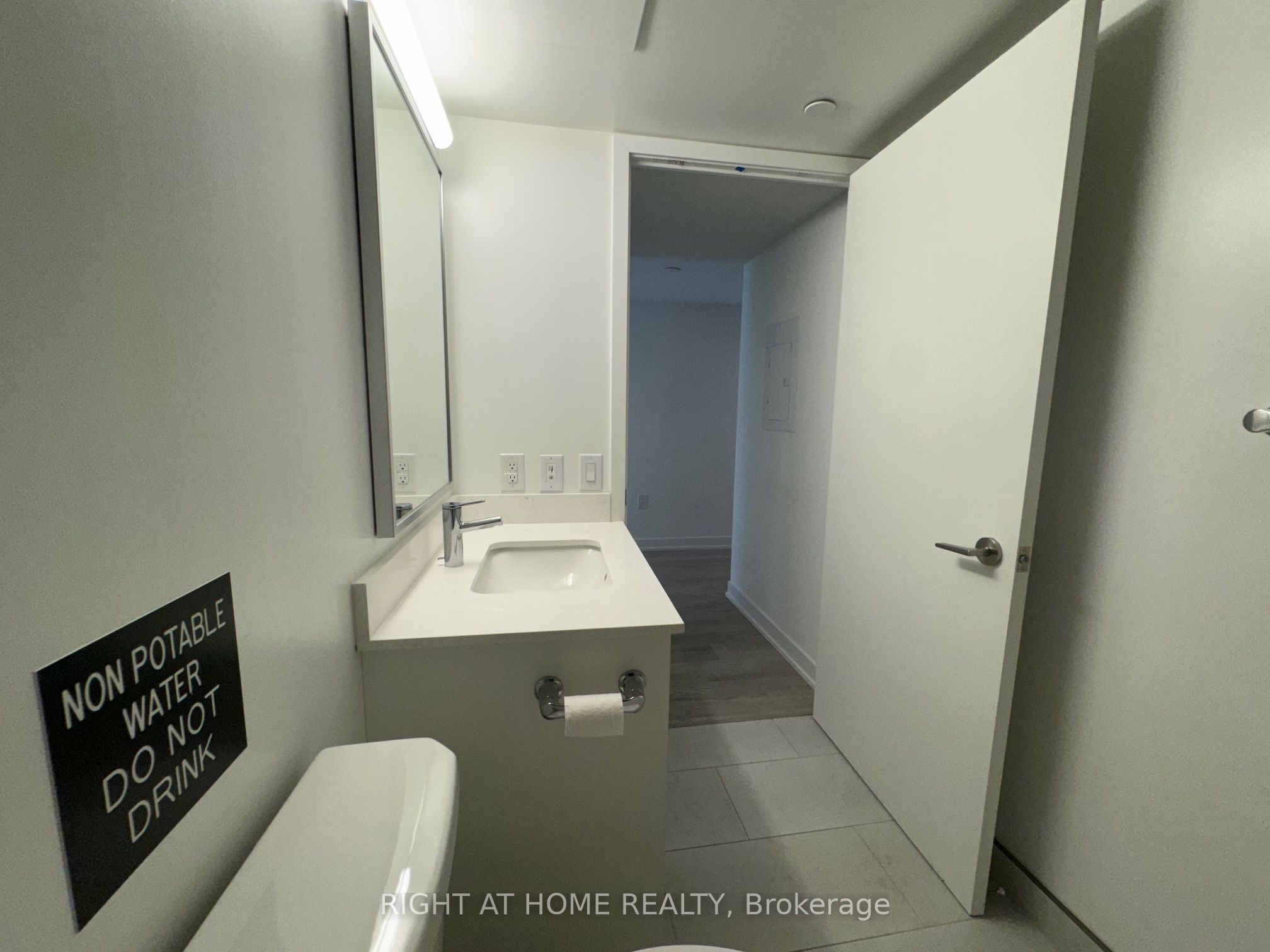 3 Strathgowan Avenue, #323