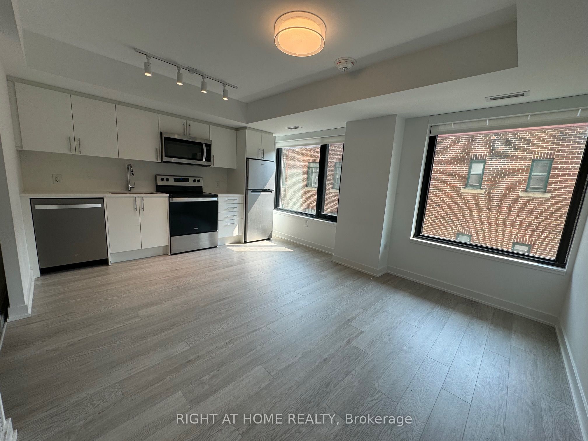 3 Strathgowan Avenue, #323