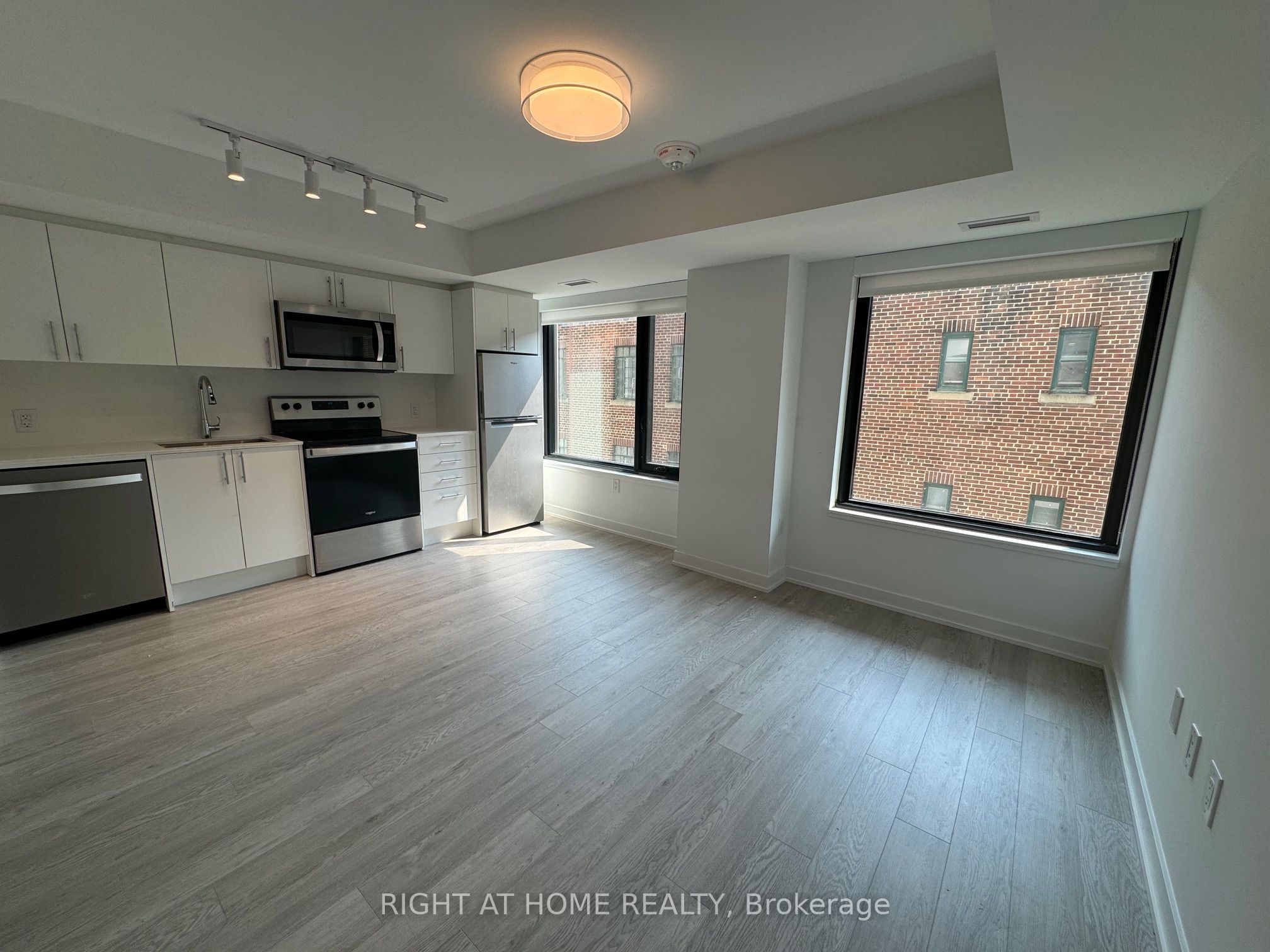 3 Strathgowan Avenue, #323