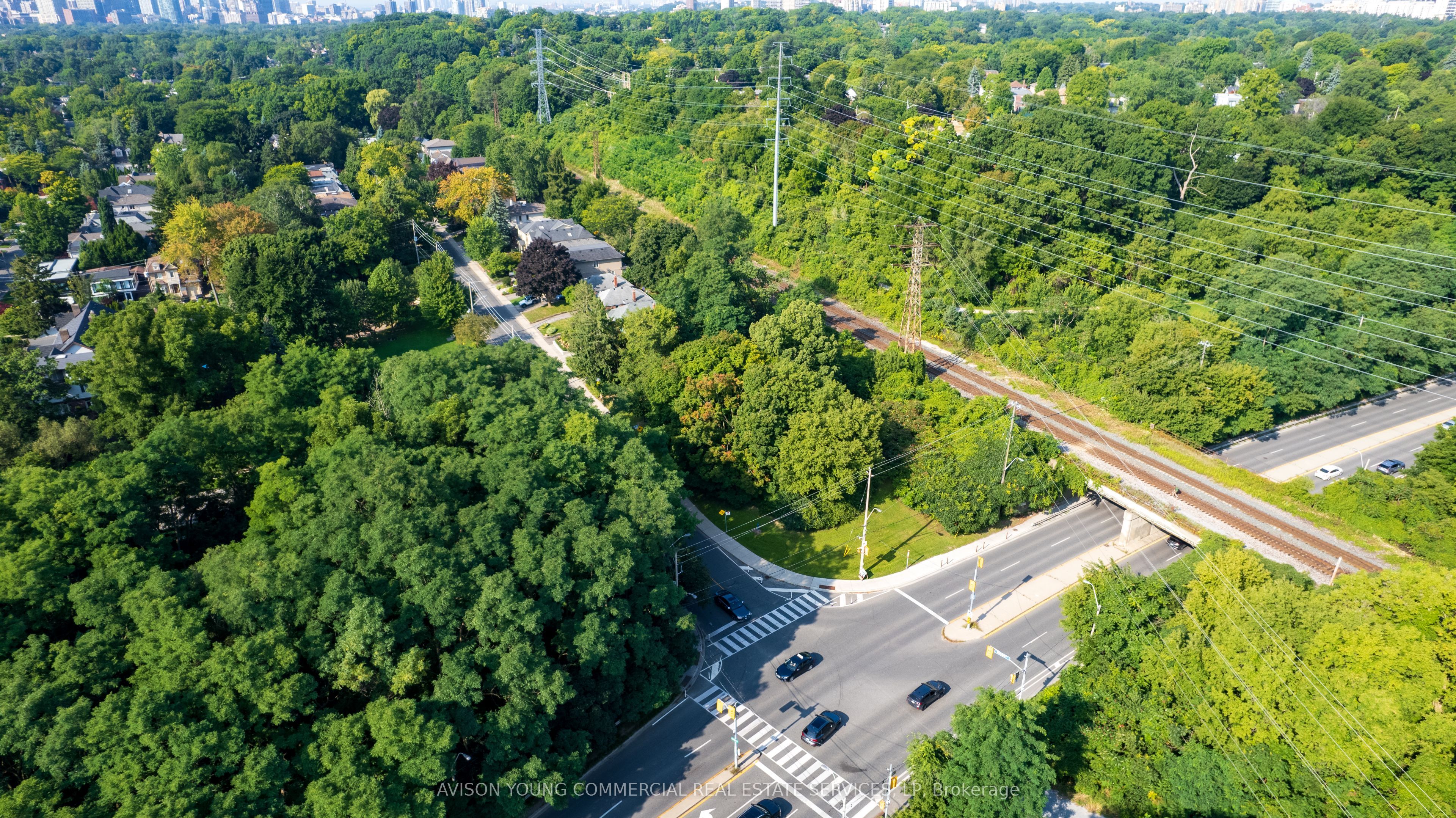 Bayview Ave & Nesbitt Dr Avenue