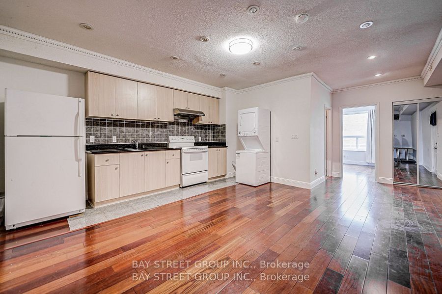 641 Dupont Street