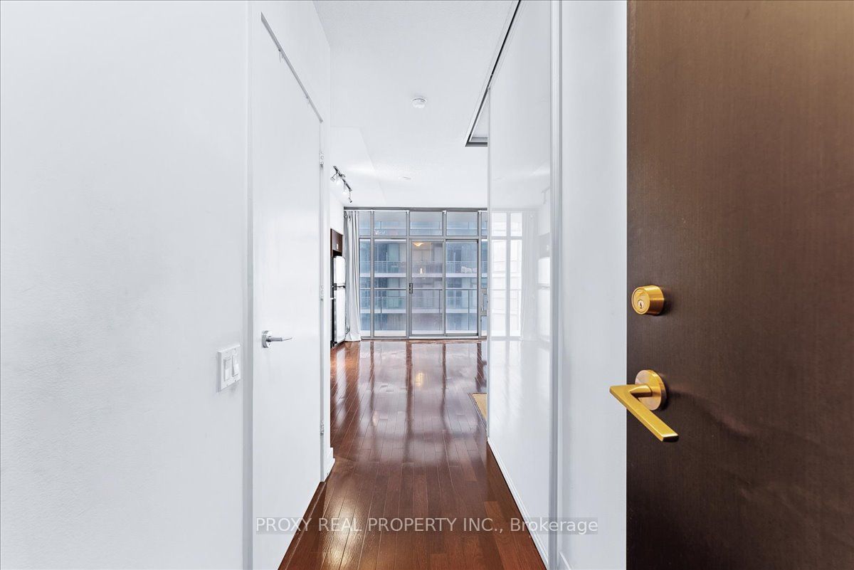 33 Charles Street E #3509