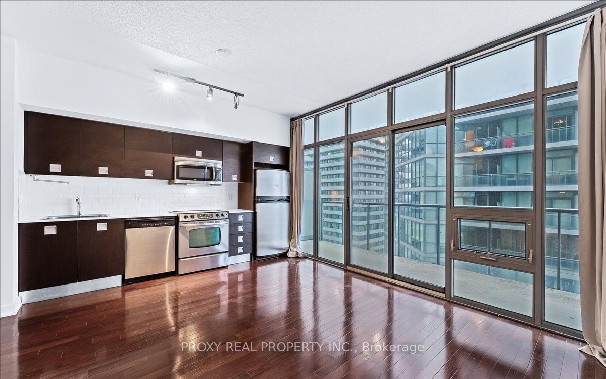 33 Charles Street E #3509