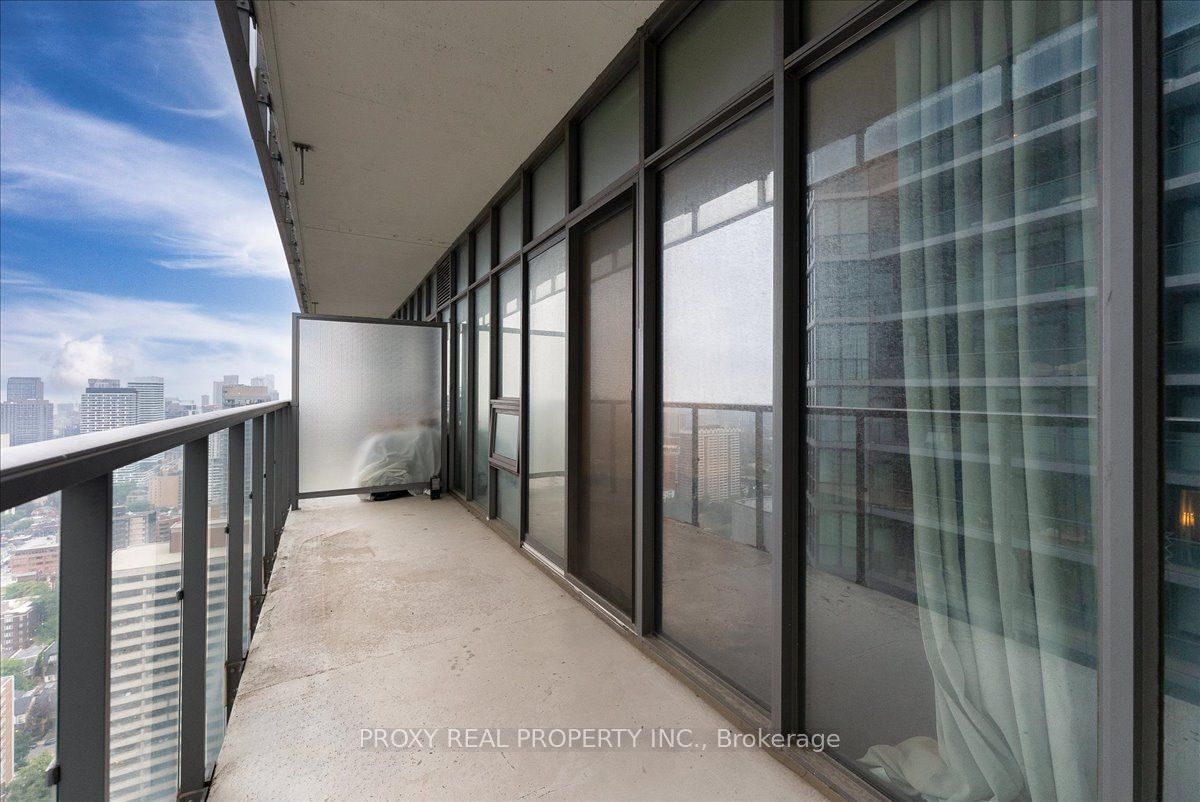 33 Charles Street E #3509