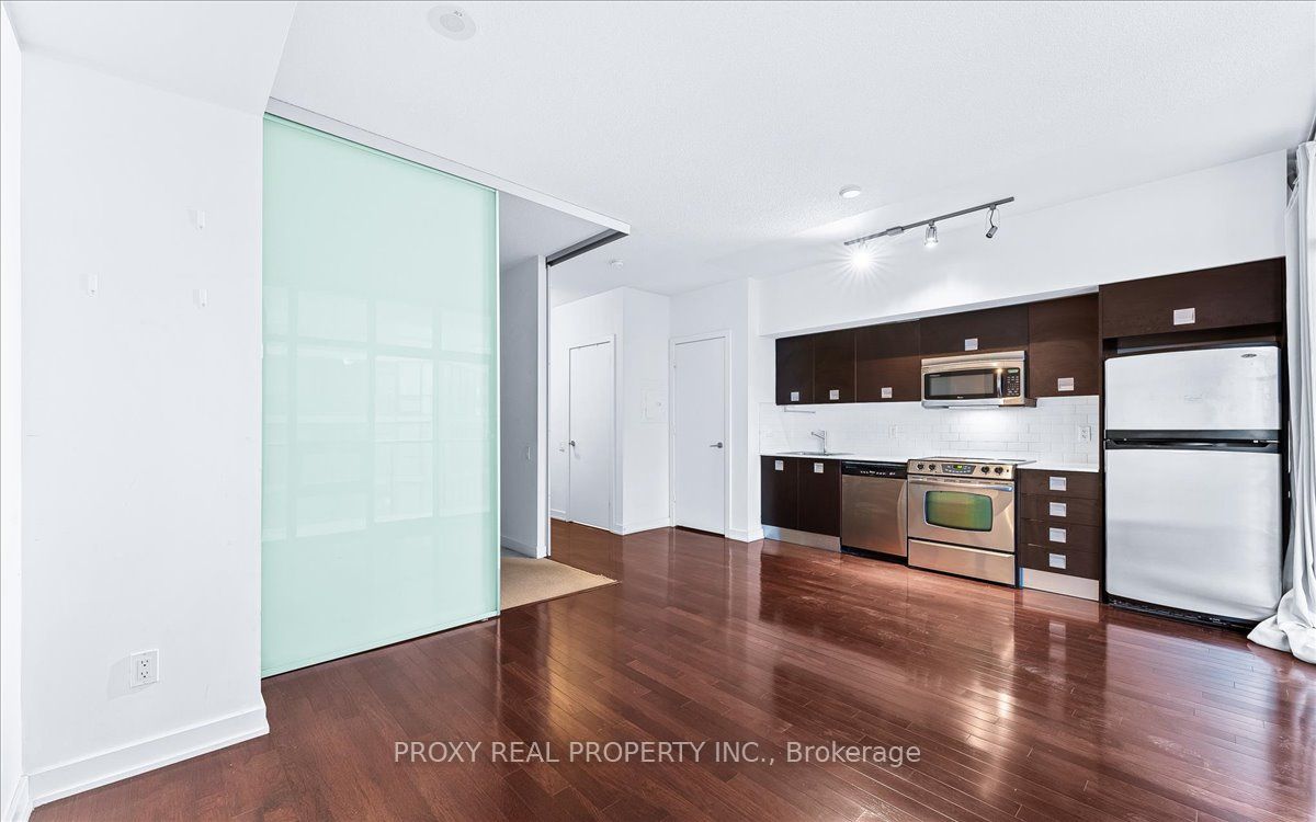 33 Charles Street E #3509
