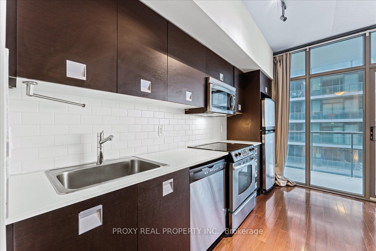 33 Charles Street E #3509
