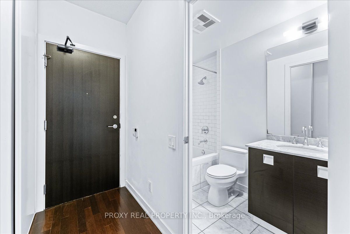 33 Charles Street E #3509