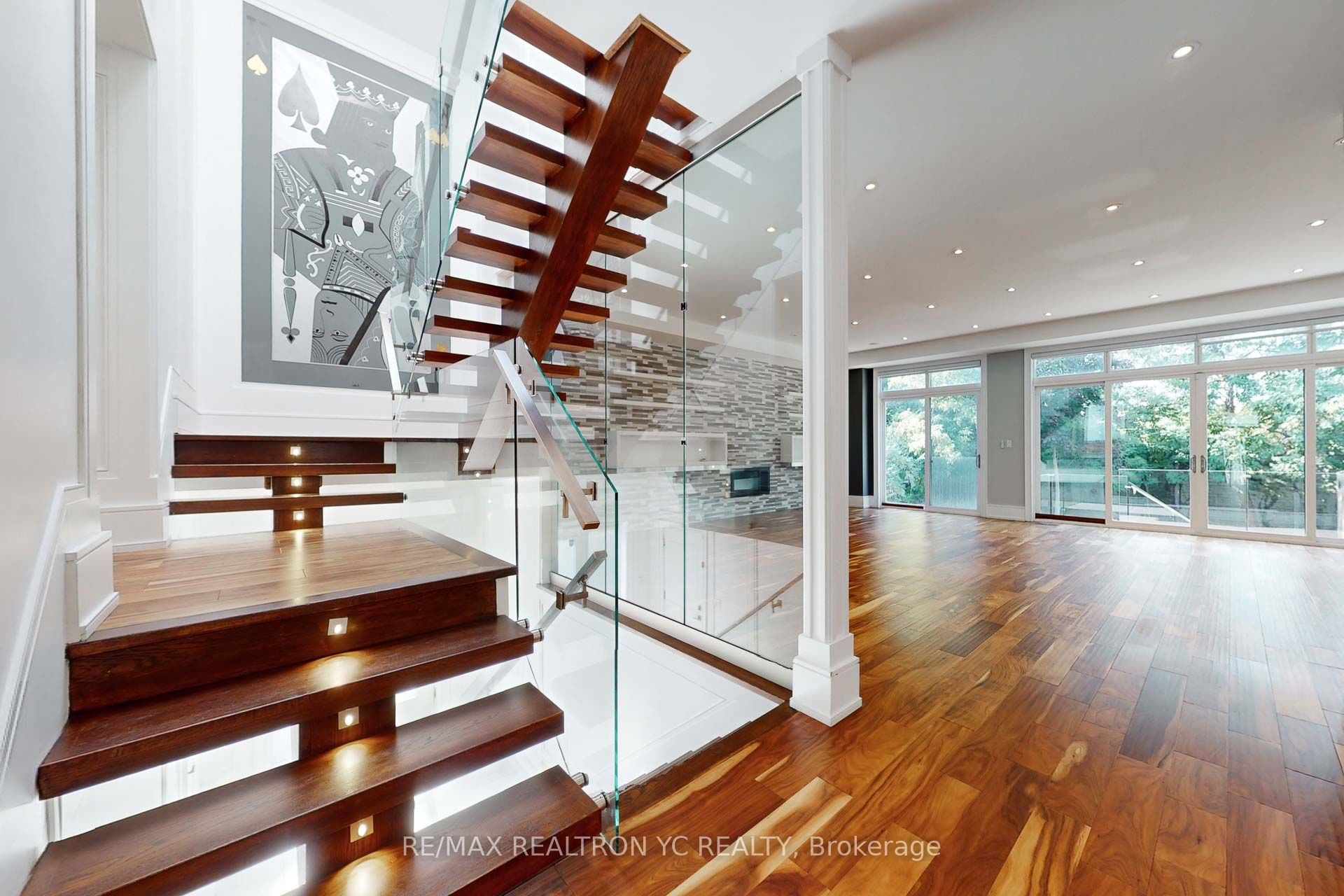 90 Upper Canada Drive