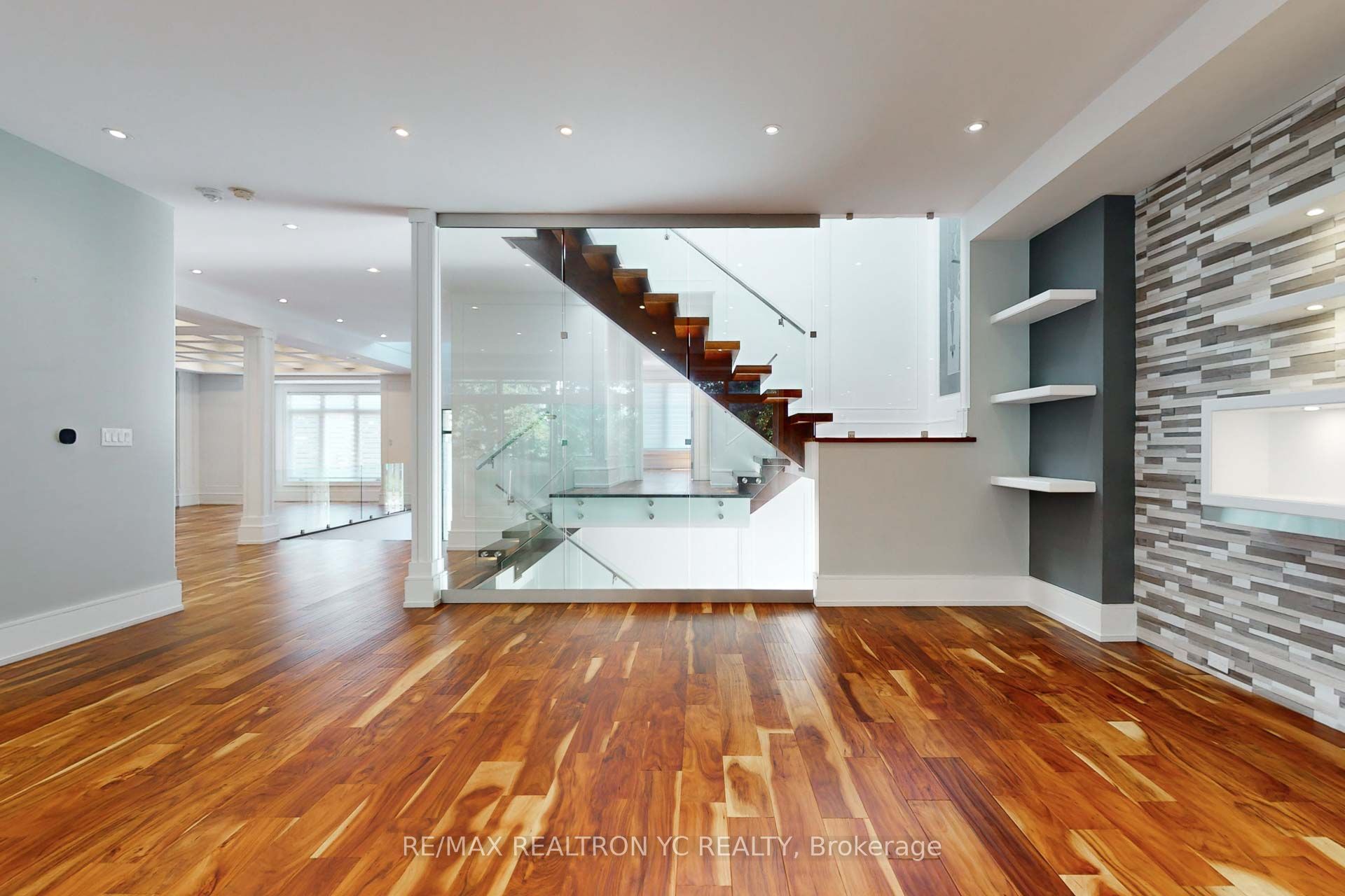 90 Upper Canada Drive