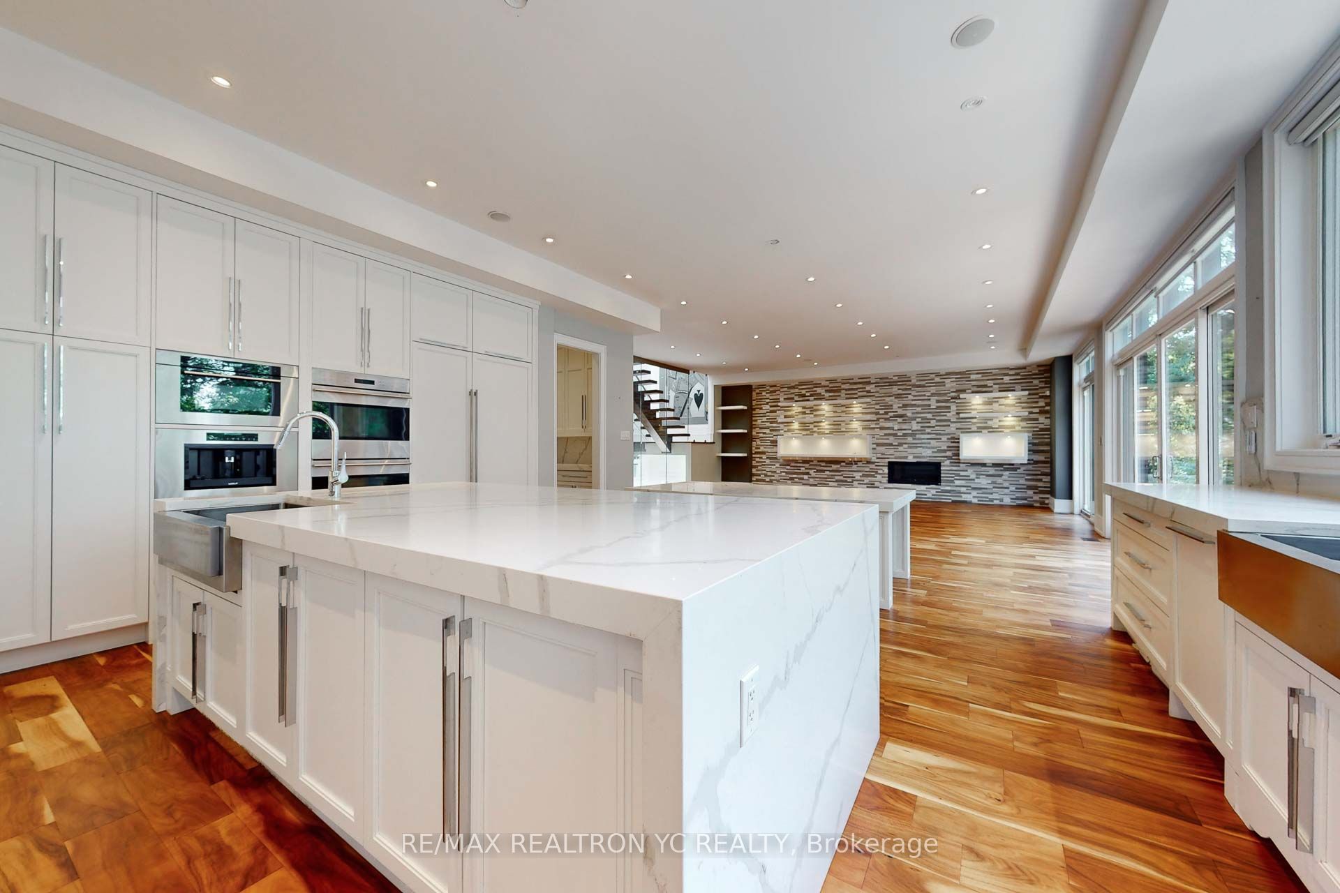 90 Upper Canada Drive
